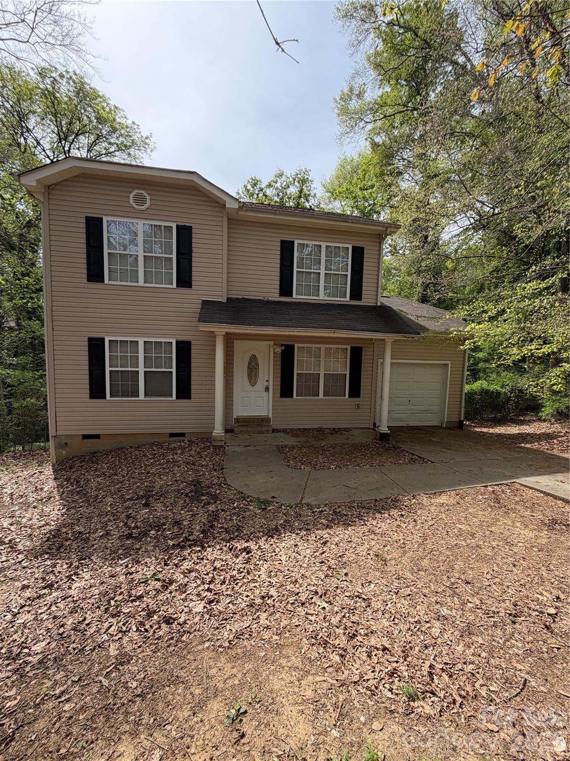 4-bedroom, 2.5-bath two-story home in northwest Charlotte with a functional layout and spacious lot. The property presents a great opportunity for buyers/investors looking to add value and customize to their needs.
Ideally located near major highways, shopping, dining, and Charlotte Douglas International Airport.
Sold as-is. Schedule your showing today!