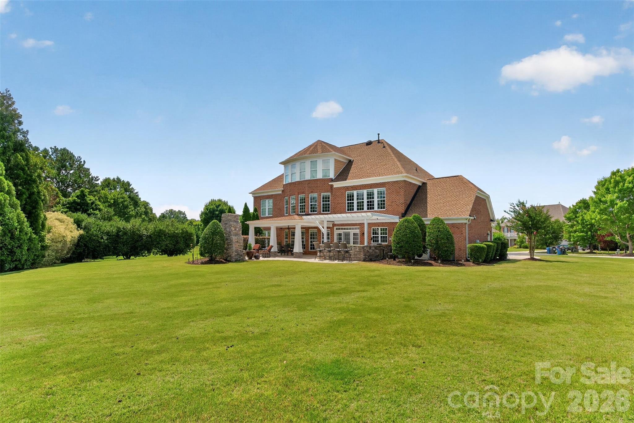 The Chimneys of Marvin - Residential