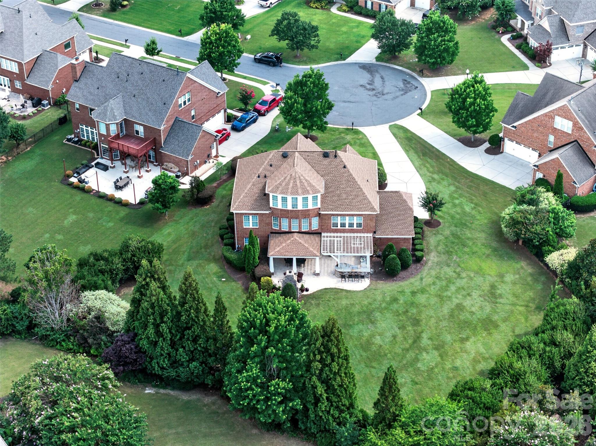 The Chimneys of Marvin - Residential
