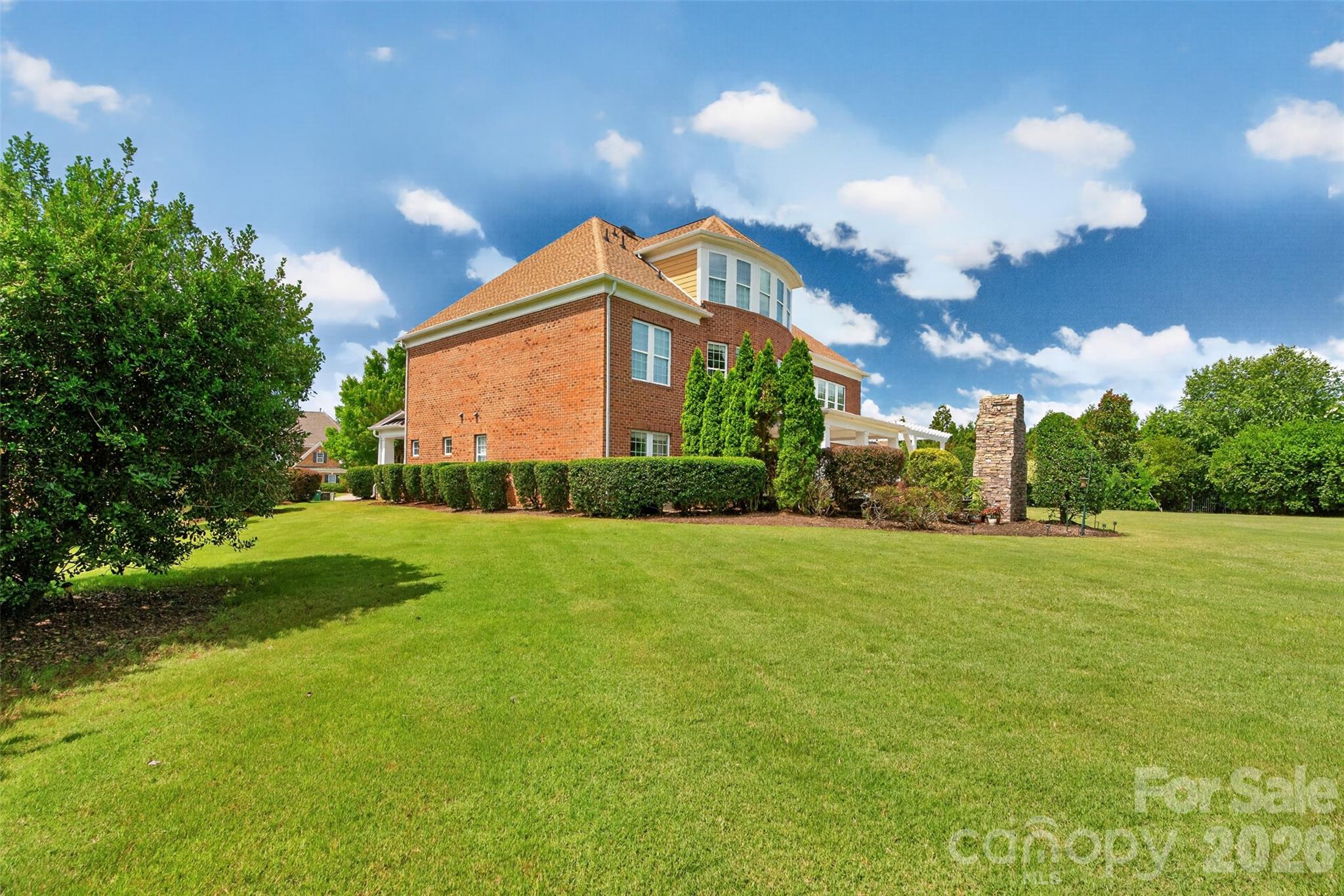 The Chimneys of Marvin - Residential