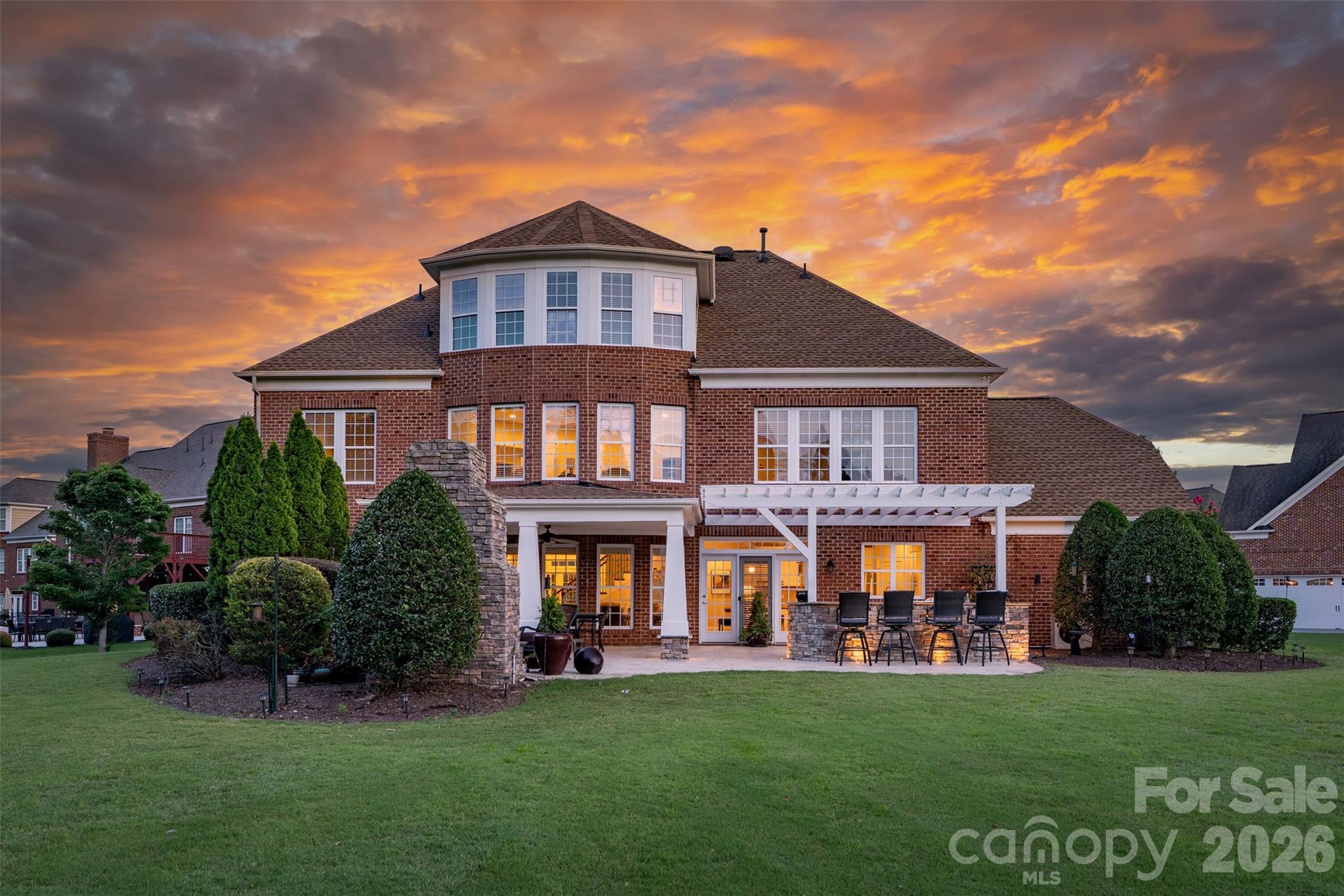 The Chimneys of Marvin - Residential