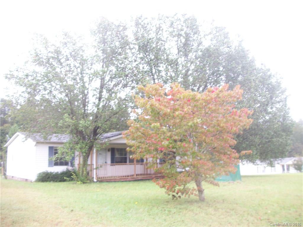3 bedroom, 2 bath doublewide ready for you to make it your own.