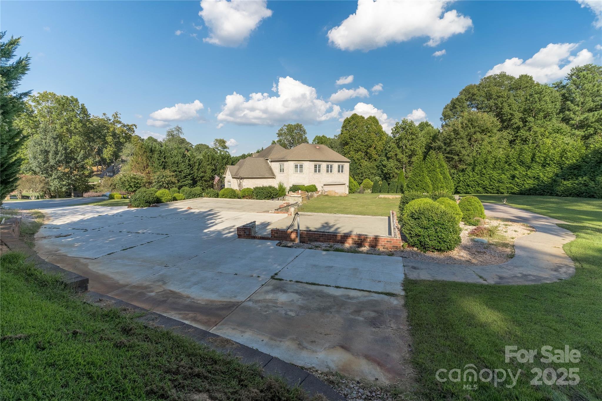 Whispering Oaks - Land