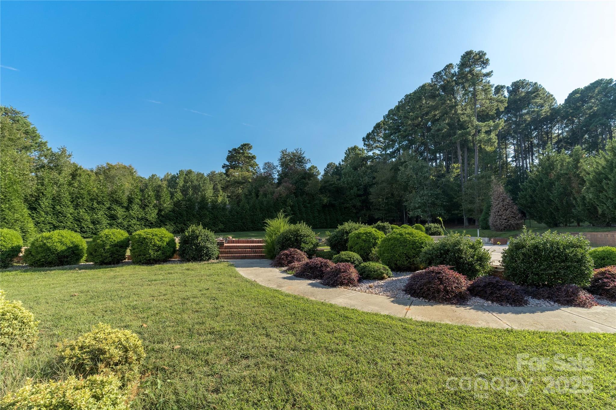 Whispering Oaks - Land