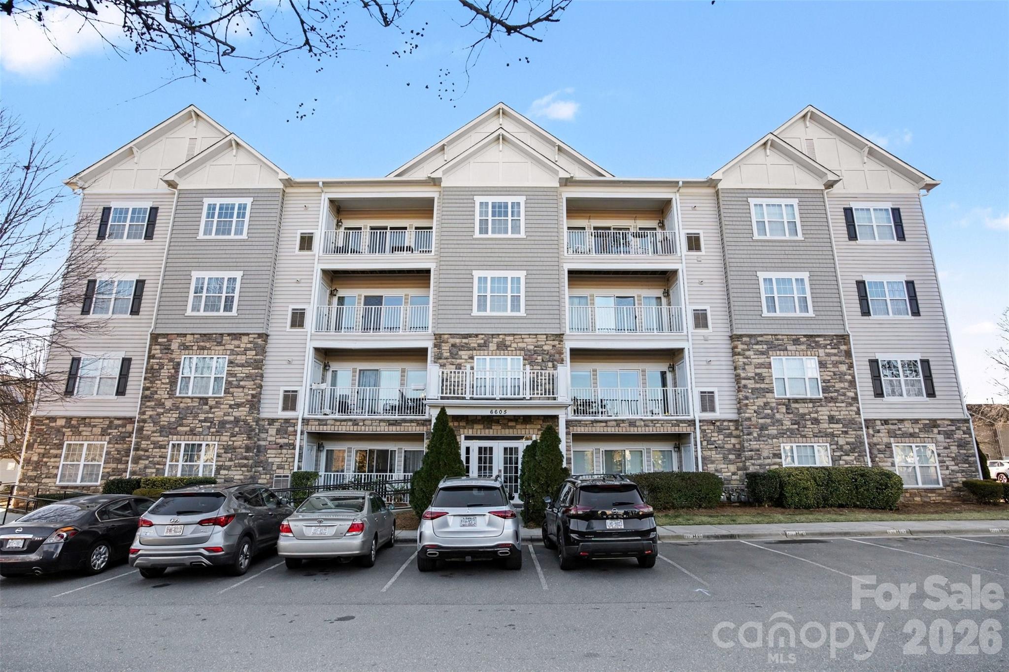 Located minutes from the heart of SouthPark, with easy access to the Greenway, South End, and Uptown, the location truly speaks for itself.
This condo is move-in ready, featuring fresh paint throughout and updated light fixtures. Natural light fills the open living space, creating an easy, comfortable flow. The kitchen offers 42” cabinetry, granite countertops, stainless steel appliances, and a classic subway tile backsplash. A dedicated dining area and spacious living room make everyday living simple and functional. Step out onto the covered patio for quiet mornings or evenings, complete with two dedicated storage closets for added convenience.
The split-bedroom layout provides privacy. The primary suite features tray ceilings and an en-suite bath with dual sinks, a soaking tub, and separate shower. The secondary bedroom is generously sized and includes its own en-suite bath.
Park South Station is a gated community with exceptional amenities, including a junior Olympic-sized pool, fitness center, clubhouse, dog park, and playground. Residents also enjoy direct access to the Little Sugar Creek Greenway, which connects to Park Road Park and extends over 30 miles.
Comfort, convenience, and low-maintenance living in one of South Charlotte’s most desirable locations.