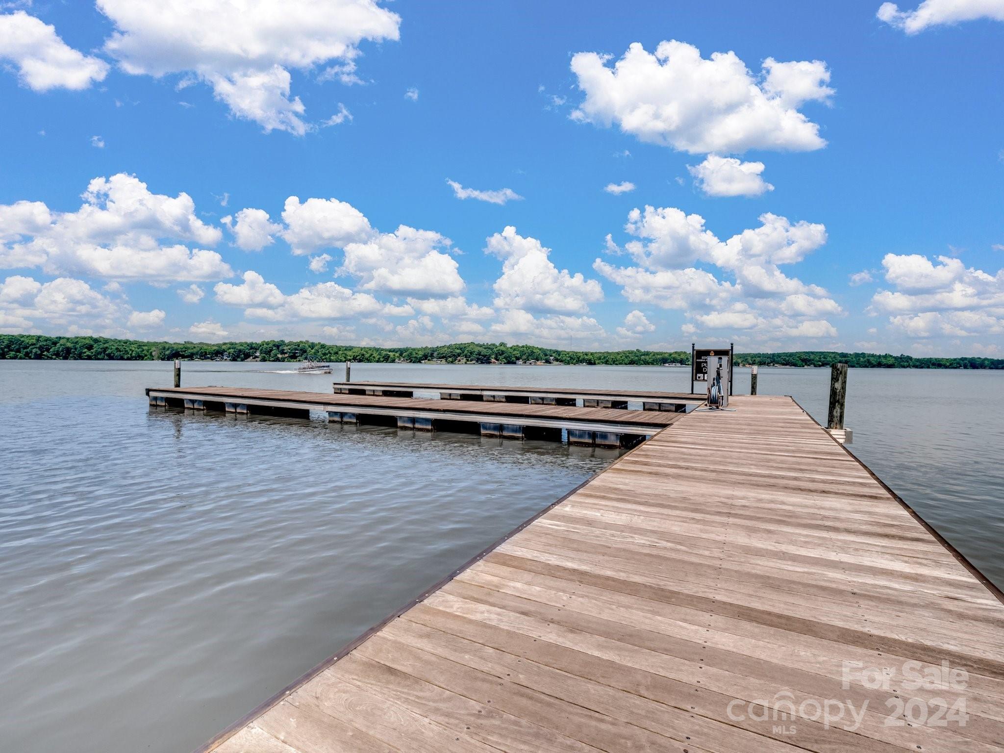 Edgewater - Land