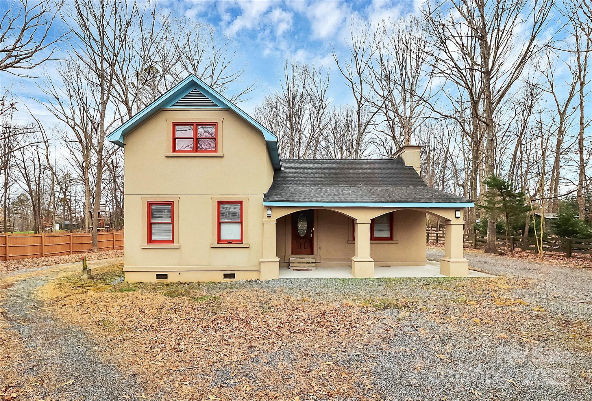 If you’re looking for space and privacy, this Waxhaw home checks the boxes. The house sits back off the road with a long driveway and a big, flat yard that’s easy to use and enjoy. Plenty of room for kids, pets, parking, or just having space between you and the neighbors.

The stucco exterior gives the home a solid, low-maintenance feel. No HOA, so you actually get to use your property the way you want. The lot is private and quiet, making it a great spot if you want a more relaxed setting without being out in the middle of nowhere.

Located in Waxhaw, you’re close to local shops, restaurants, schools, and everyday conveniences, while still enjoying a peaceful residential area. This is a good option for anyone who wants land, privacy, and flexibility in a location people love.