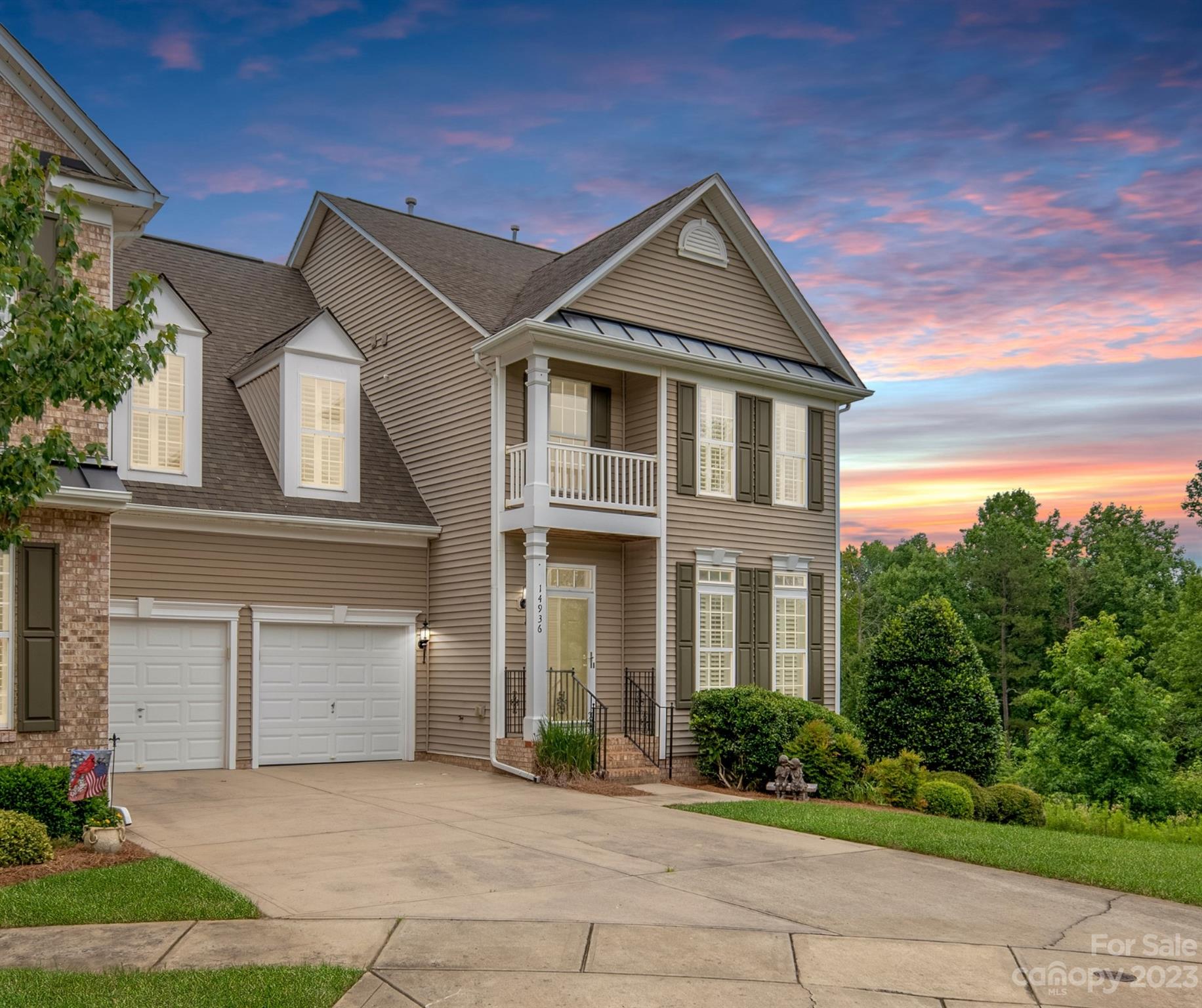 Introducing an exclusive luxury end unit townhome on "The Premiere Lot" that is a nature lover's paradise, overlooking the picturesque golf course and surrounded by mature trees. As you step inside, you'll be greeted by the exquisite maple flooring that flows throughout the main level. Large dining room big enough for parties! The kitchen and butler's pantry showcase stunning Italian backsplash, adding a touch of sophistication to the space. No detail has been spared in this home, with executive trim, custom cabinetry, and windows letting all the light in. The two rear porches provide breathtaking views of the golf course and the serenity of nature. It's the perfect spot to relax and unwind. Enjoy the walkout basement with a kitchen and ample storage space! Seriously, the closets in the home are amazing! The low-traffic area and end-of-street location ensure a quiet and peaceful environment. Enjoy an active lifestyle with golf, tennis, and swimming memberships available.