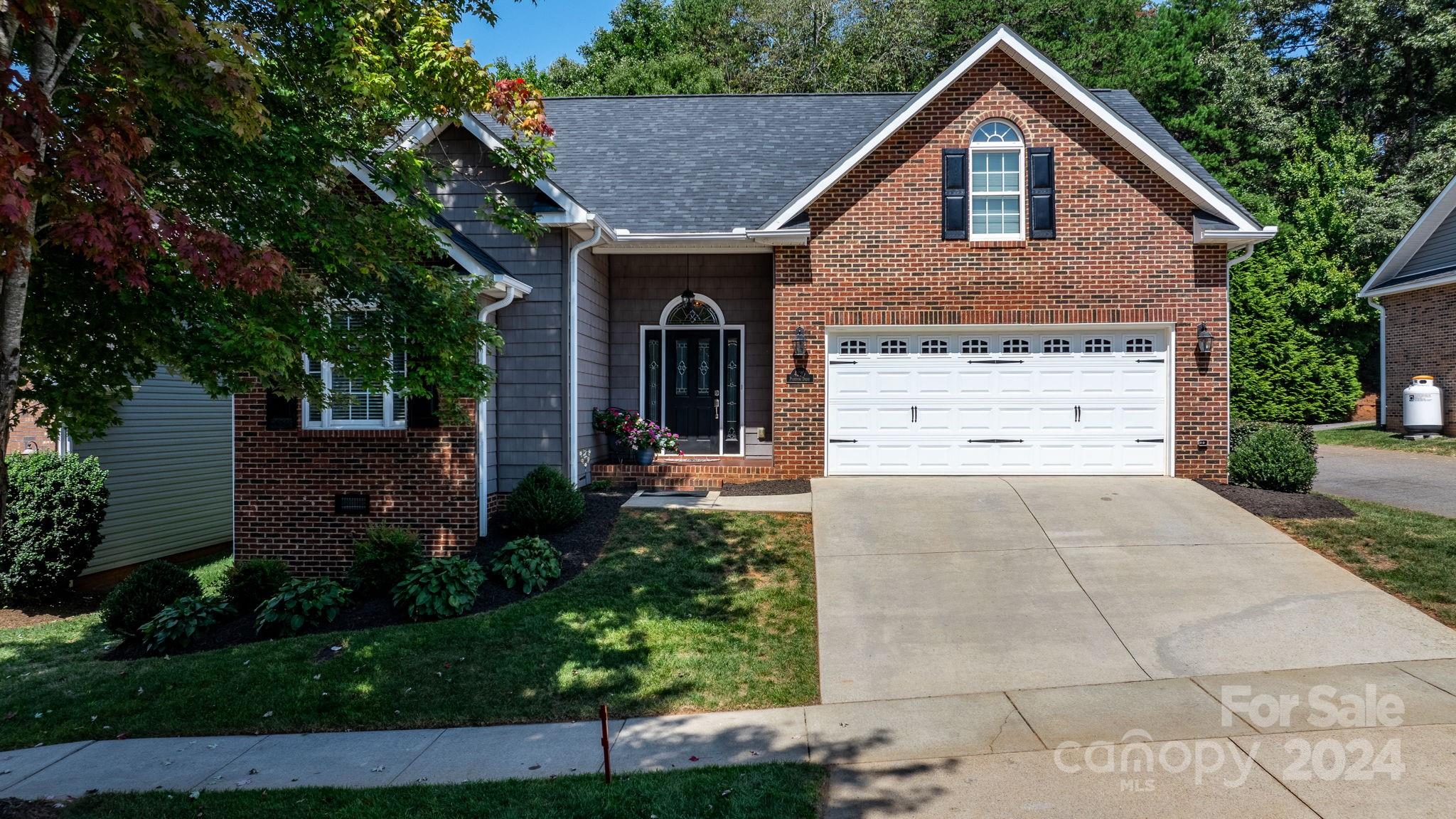 Welcome home to this well maintained home in Thornbury Village. Close to 321, shopping and schools. Hosting a brand new roof! The front porch is inviting. Enter into an impressive foyer to access the great room, kitchen and dining area at the back of the home. The living areas have hardwood floors. The kitchen has granite countertops, stylish white cabinets and stainless steel appliances. 2 pantry's finish out the space. The bedrooms host new carpet. The primary bedroom is off the living room and can fit a king size bed. The bathroom has granite counters. A walk in closet finishes out the primary suite. The 2 additional bedrooms are on the front of the home. They share a nicely finished 2nd bathroom. The finished room upstairs has been the home of a 2nd living room, a bedroom, an office and now a great space to work out. The back patio is spacious. There is an additional storage room off the garage.