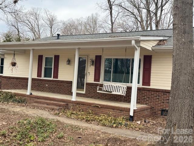 Charming 3 bed 2 full bath home in mountain Isle lake area, close to shopping. Fully fenced back yard with a he/she shed, make it an office, work out studio what ever you like