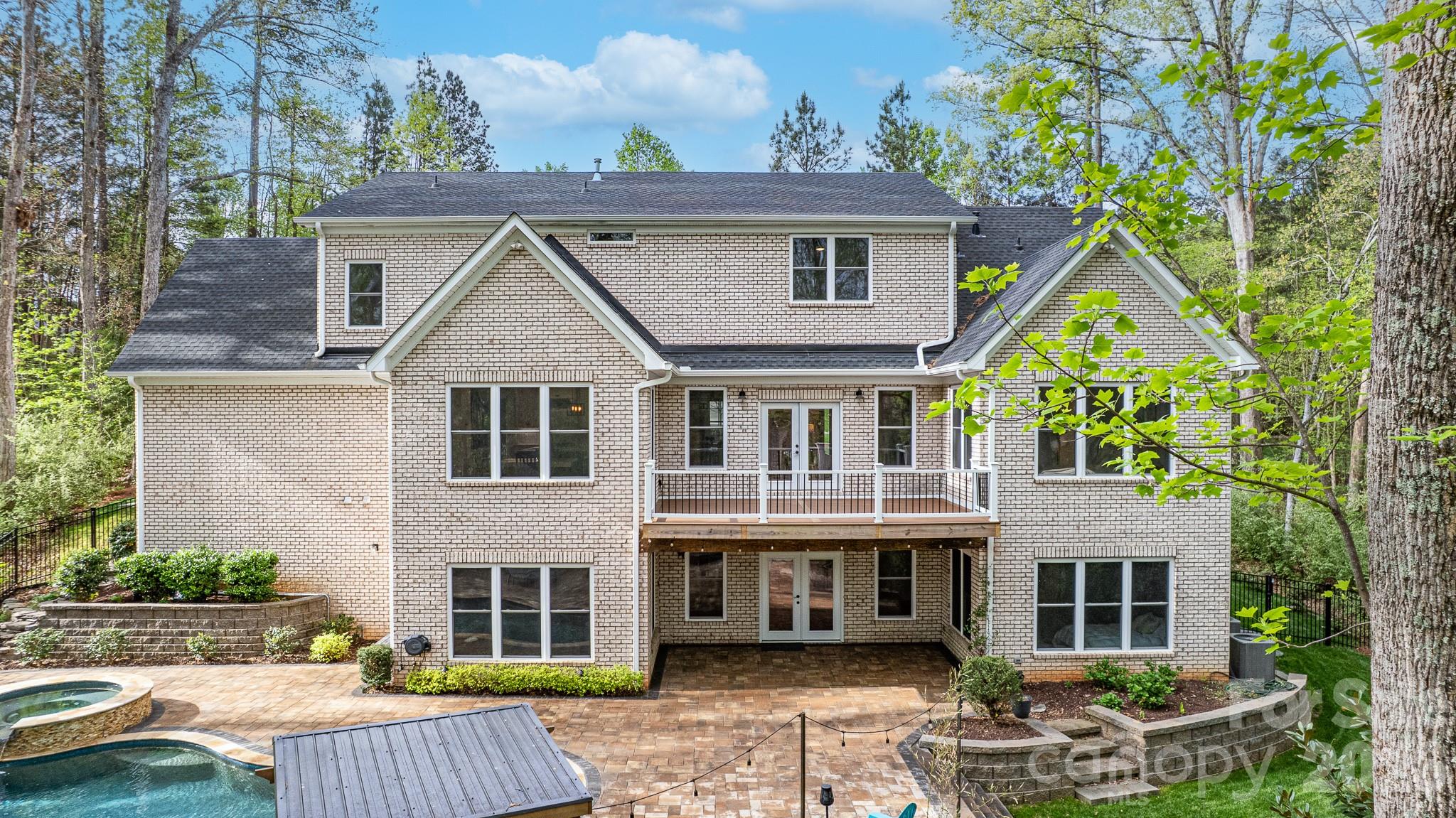 Water Edge - Residential