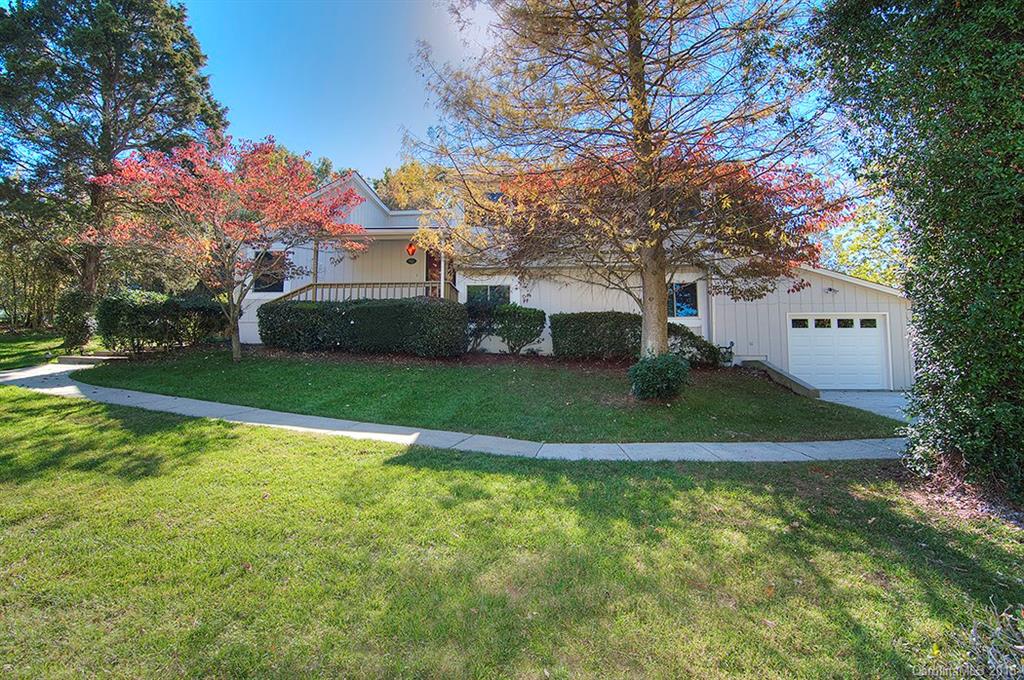 Tri Level Home located in the heart of Tega Cay. Pre-inspected and ready for it's new owners. New carpet, fresh paint, new roof 2015. Main level offers living room open to dining. Upper level master with attached bath, 2 bedrooms plus hall bath. Lower level with den and full bath, office, sunroom and huge mud room. 1 car garage plus work bench space. No HOA Fees. Golf course view.