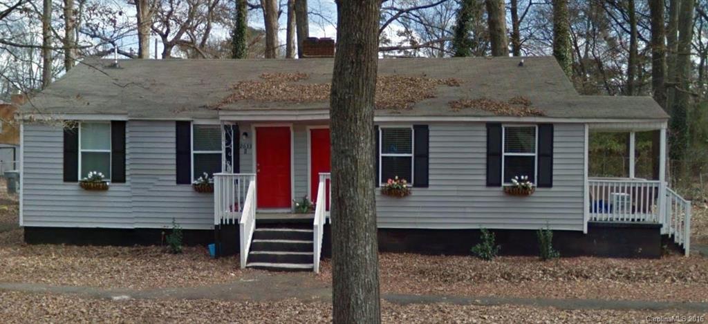Cute and cozy two bedroom duplex in Charlotte! White appliances. Great yard space!