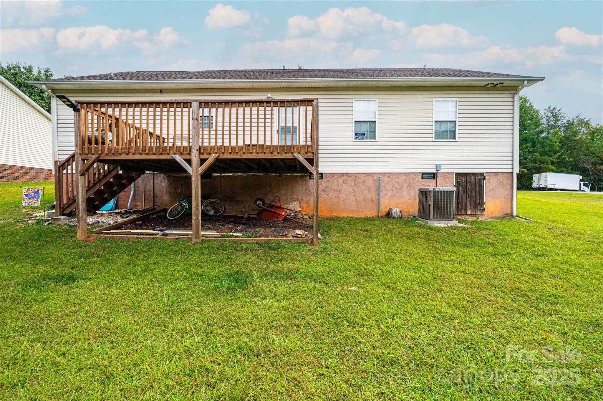 WESTERN RIDGE - Residential