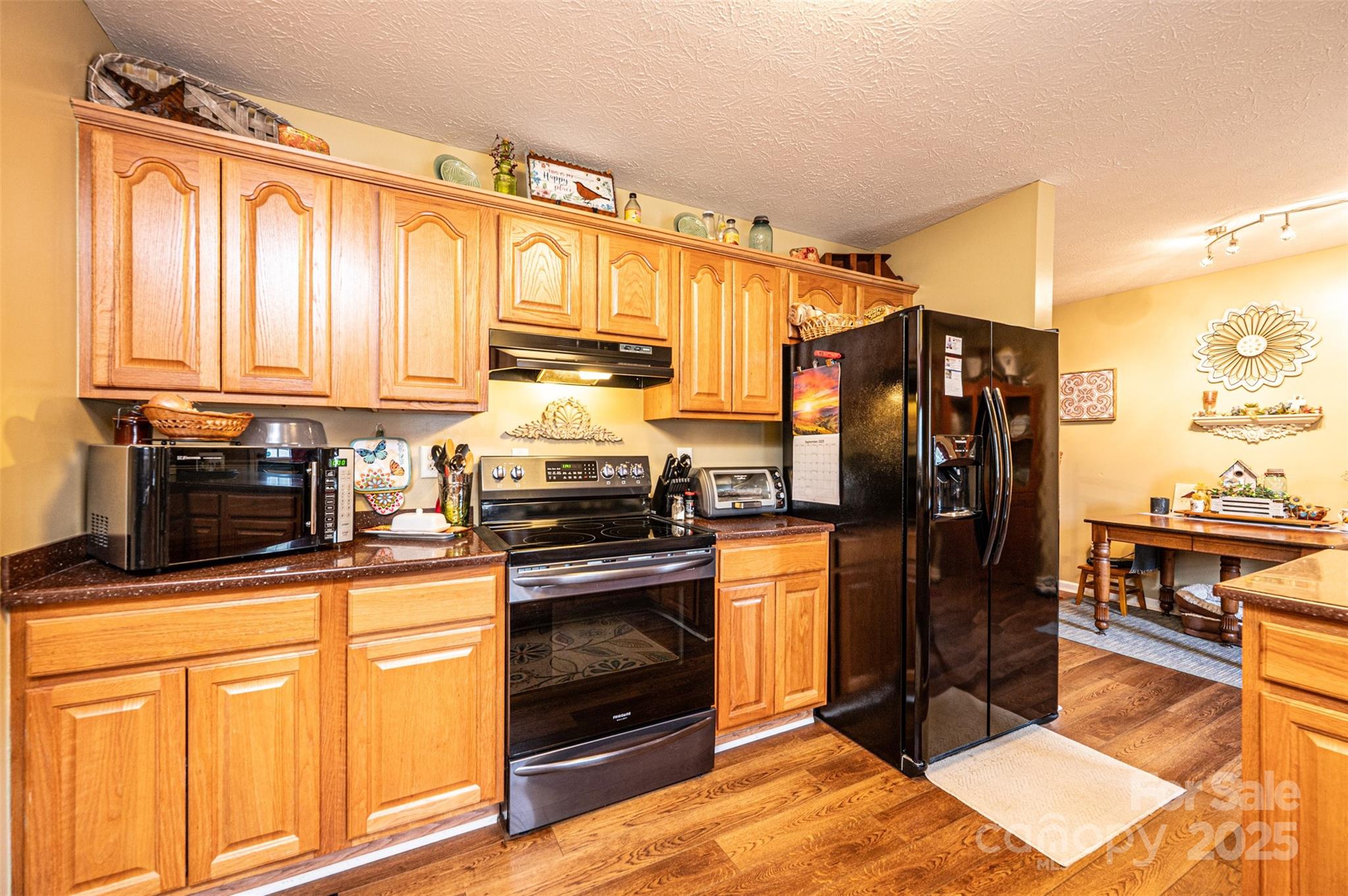 WESTERN RIDGE - Residential