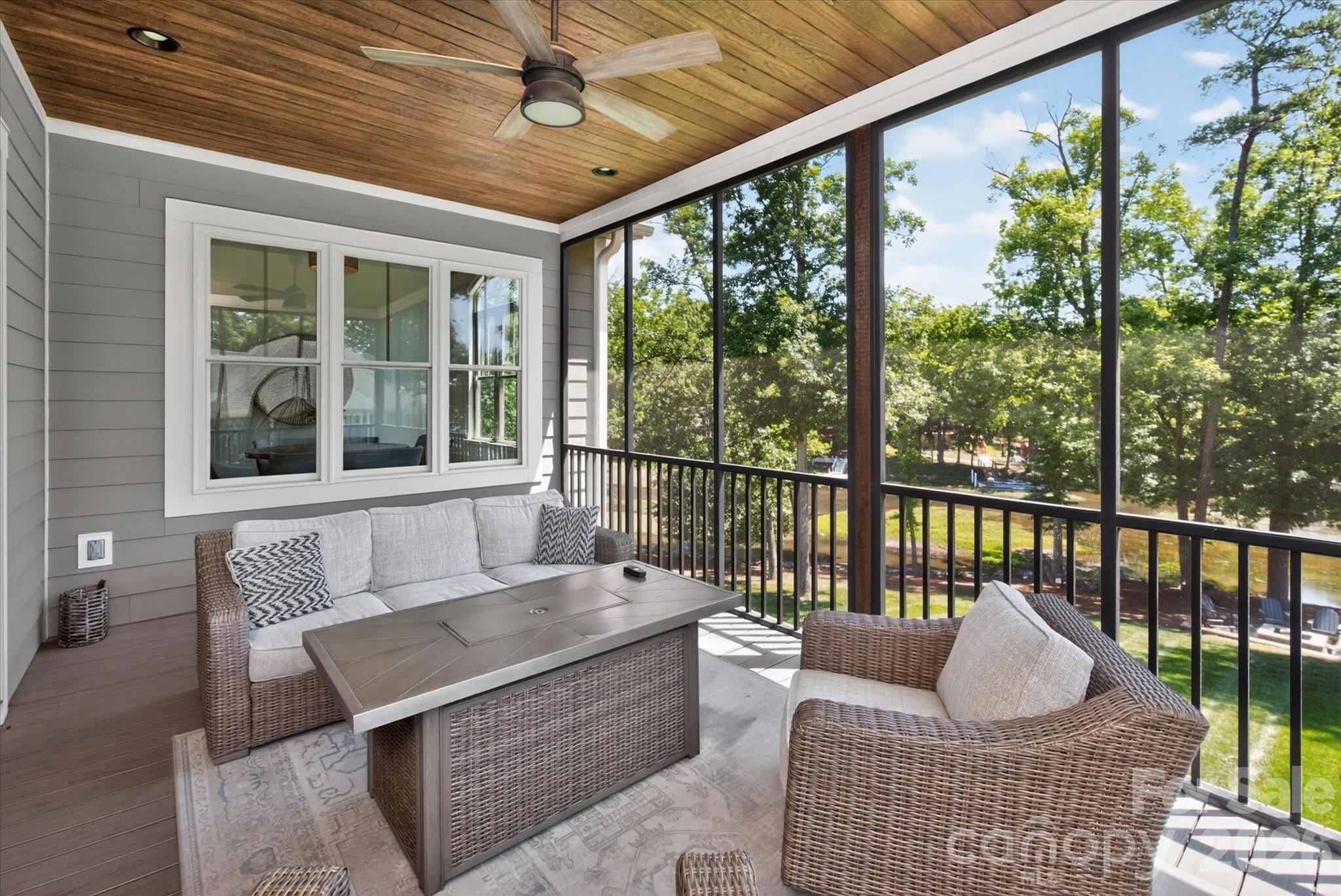 The Retreat At Sunset Ridge - Residential