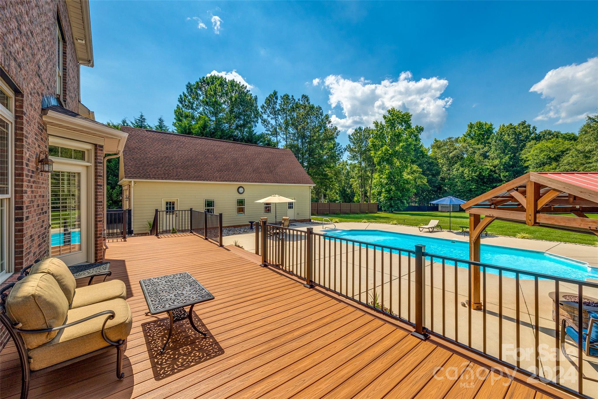 Holland Springs - Residential