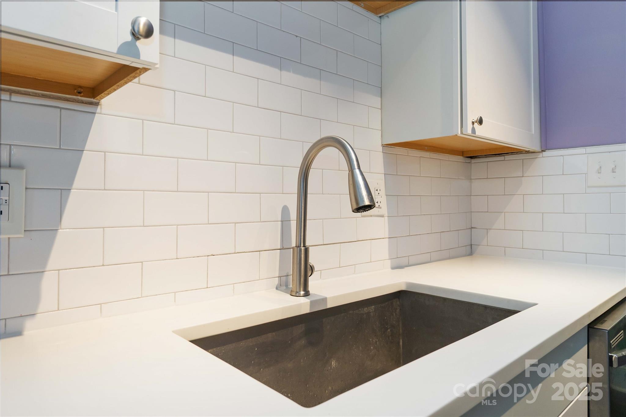 811 E Morehead - Residential
