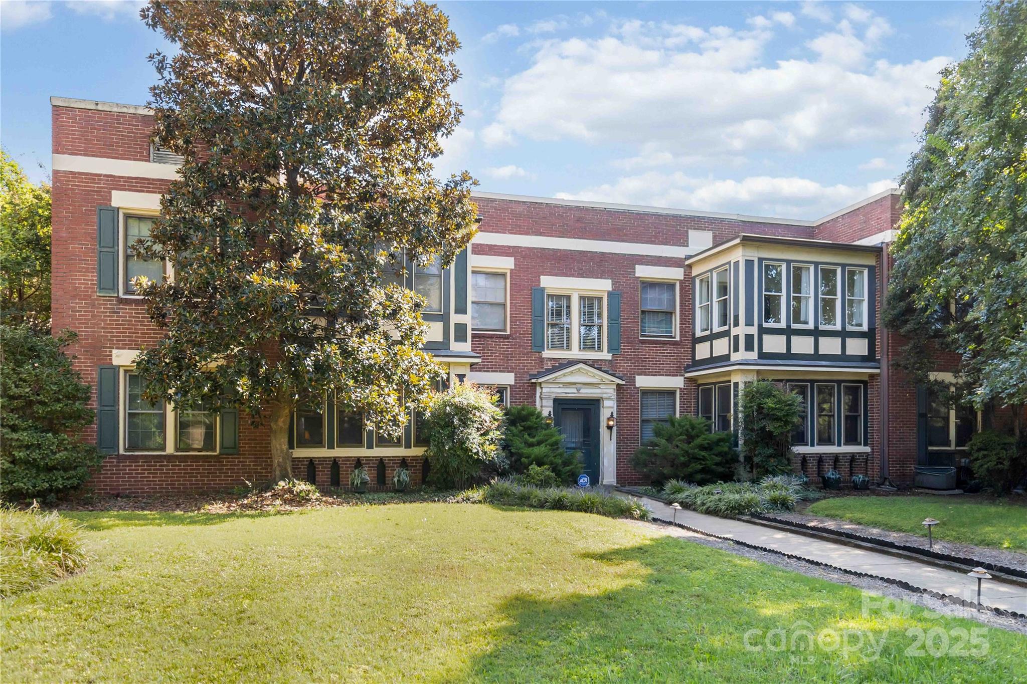 811 E Morehead - Residential