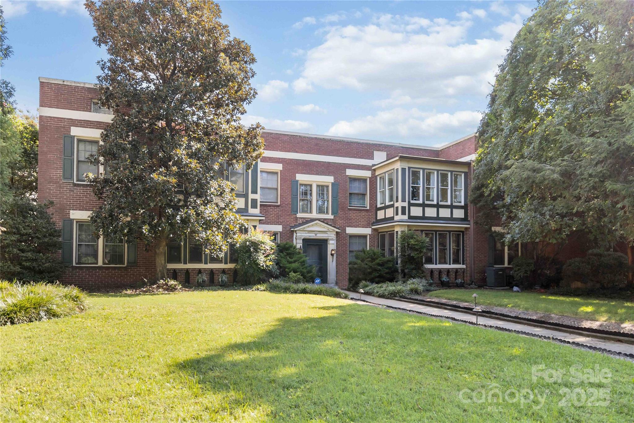 811 E Morehead - Residential