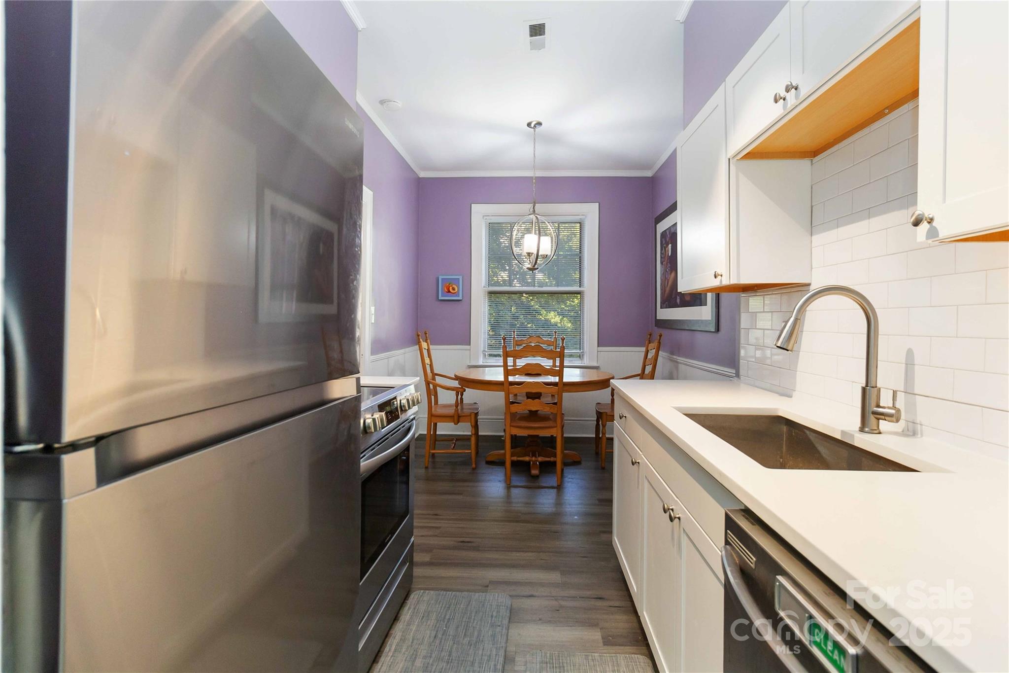 811 E Morehead - Residential