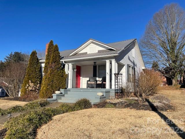 Charming cottage in Kentworth area of Lenoir, close to everything. 2 bedrooms, 1 bath, additional room that cen be accessed through 2nd bedroom. Rear patio with privacy fence. Paritally furnished if needed. All appliances stay including washer and dryer. Basement storage. No pets and no smoking.