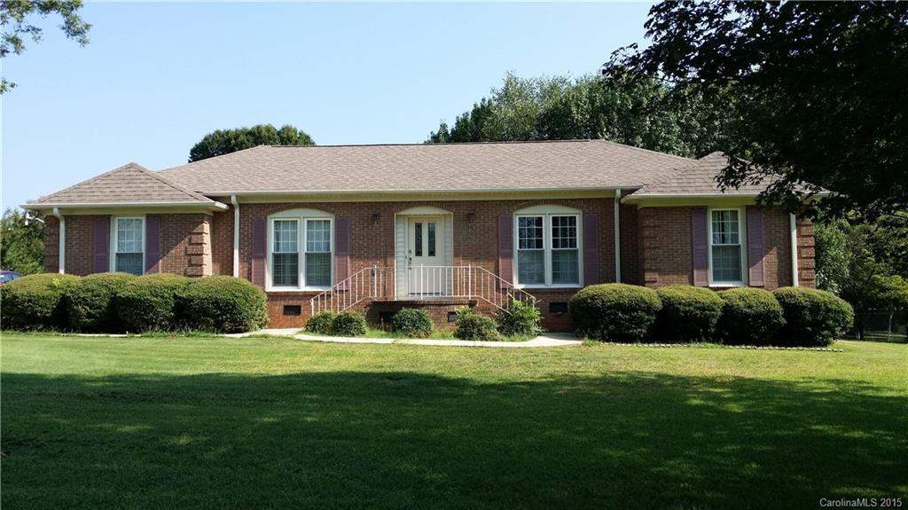 Beautiful 3 bedroom, 2 bath, brick home on .77 acres. Hardwoods throughout most of home. Fireplace with gas logs, large separate laundry room. Great master bath with Jacuzzi, large separate shower and vanity. Nice fenced back yard with wired workshop, including ac, and storage building.