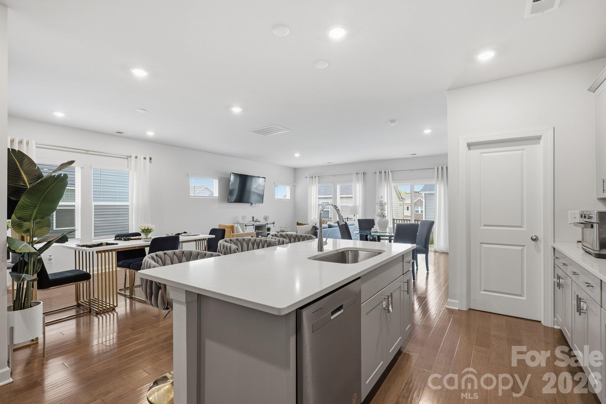 Anniston Chase - Residential