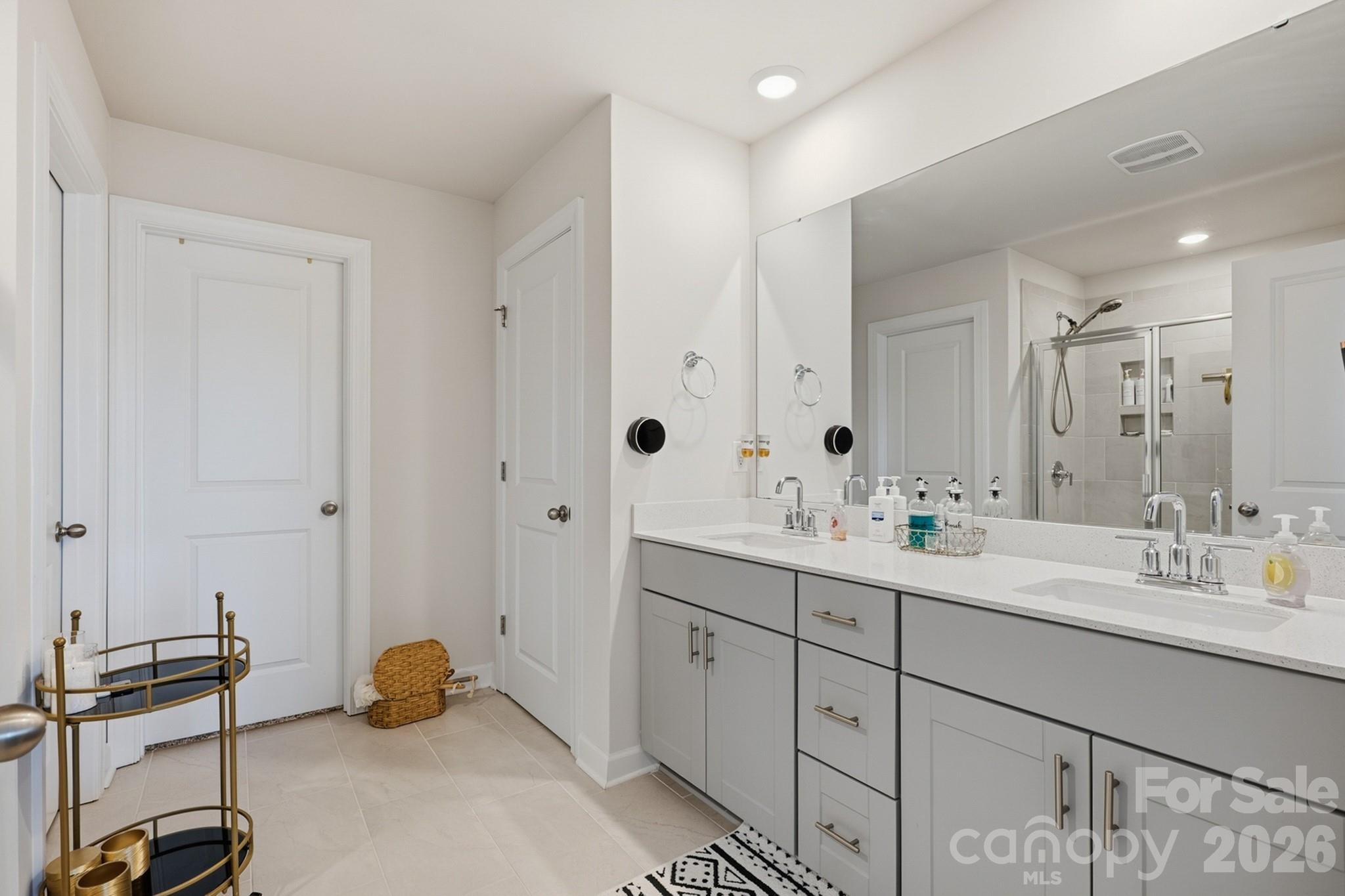Anniston Chase - Residential