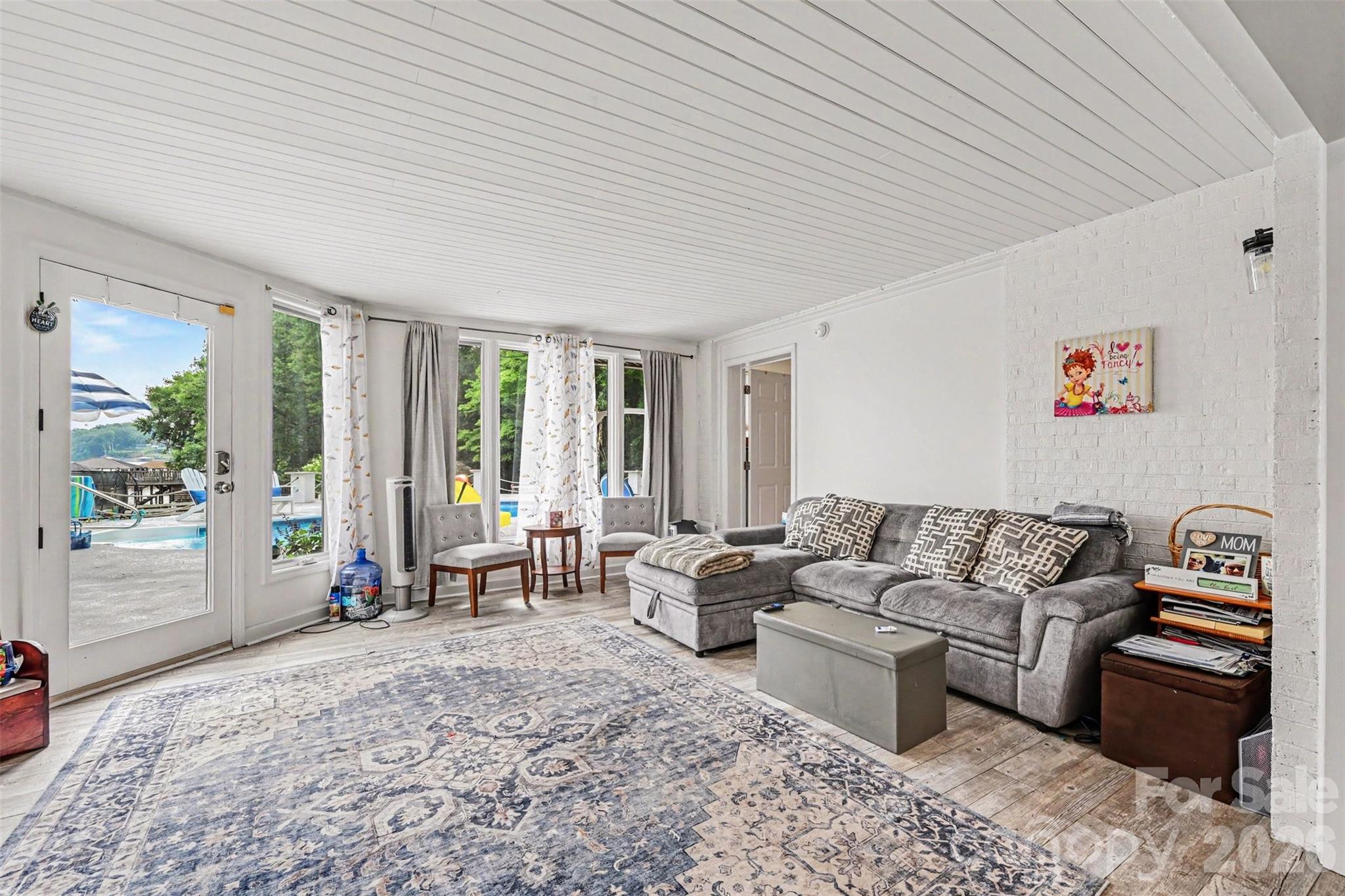 Moores Ferry - Residential