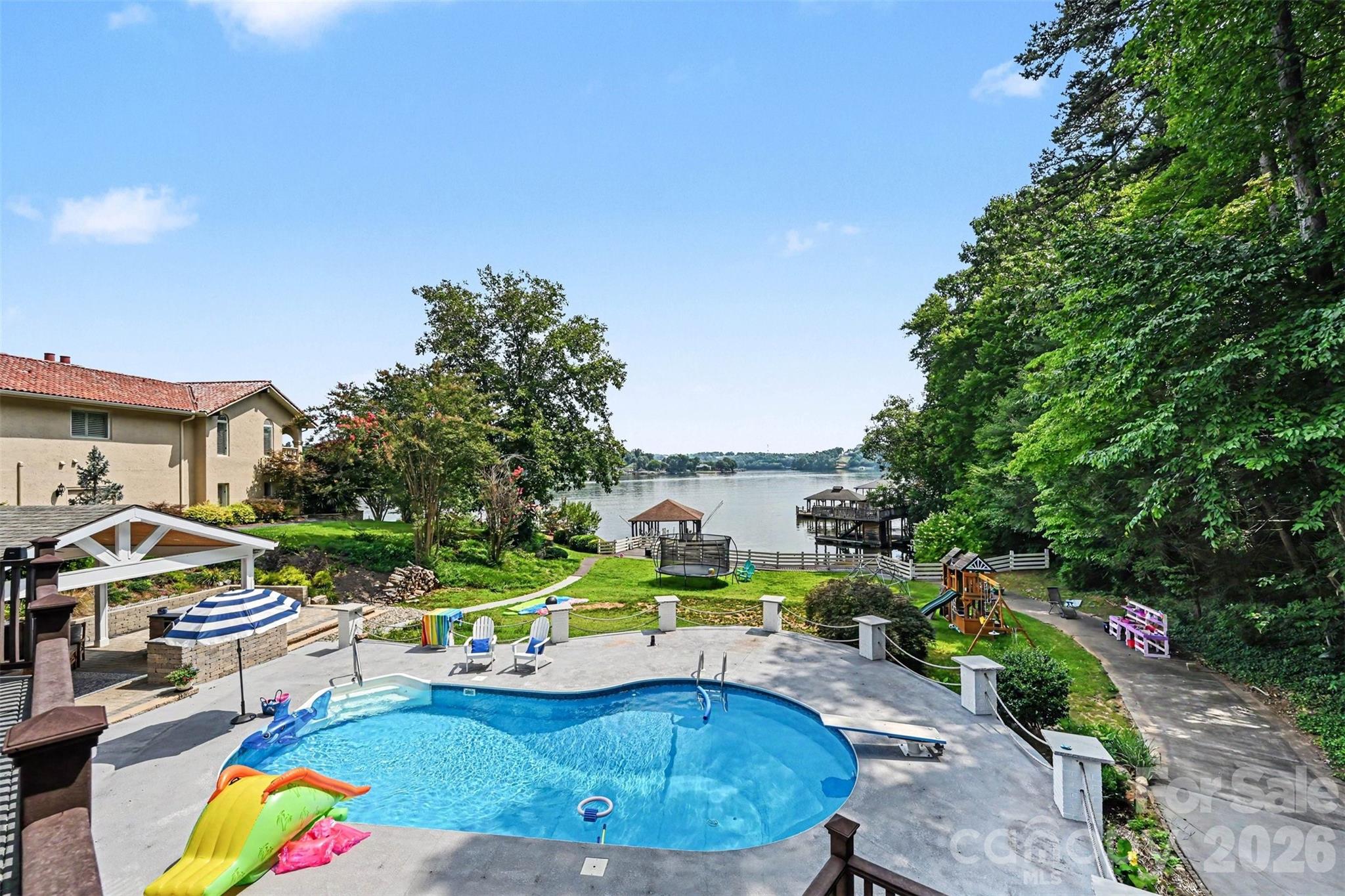 Moores Ferry - Residential