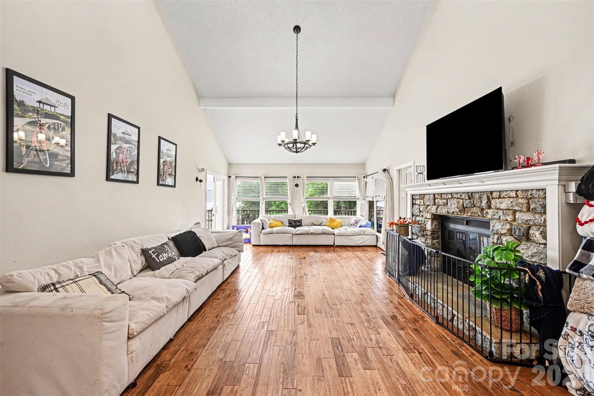 Moores Ferry - Residential