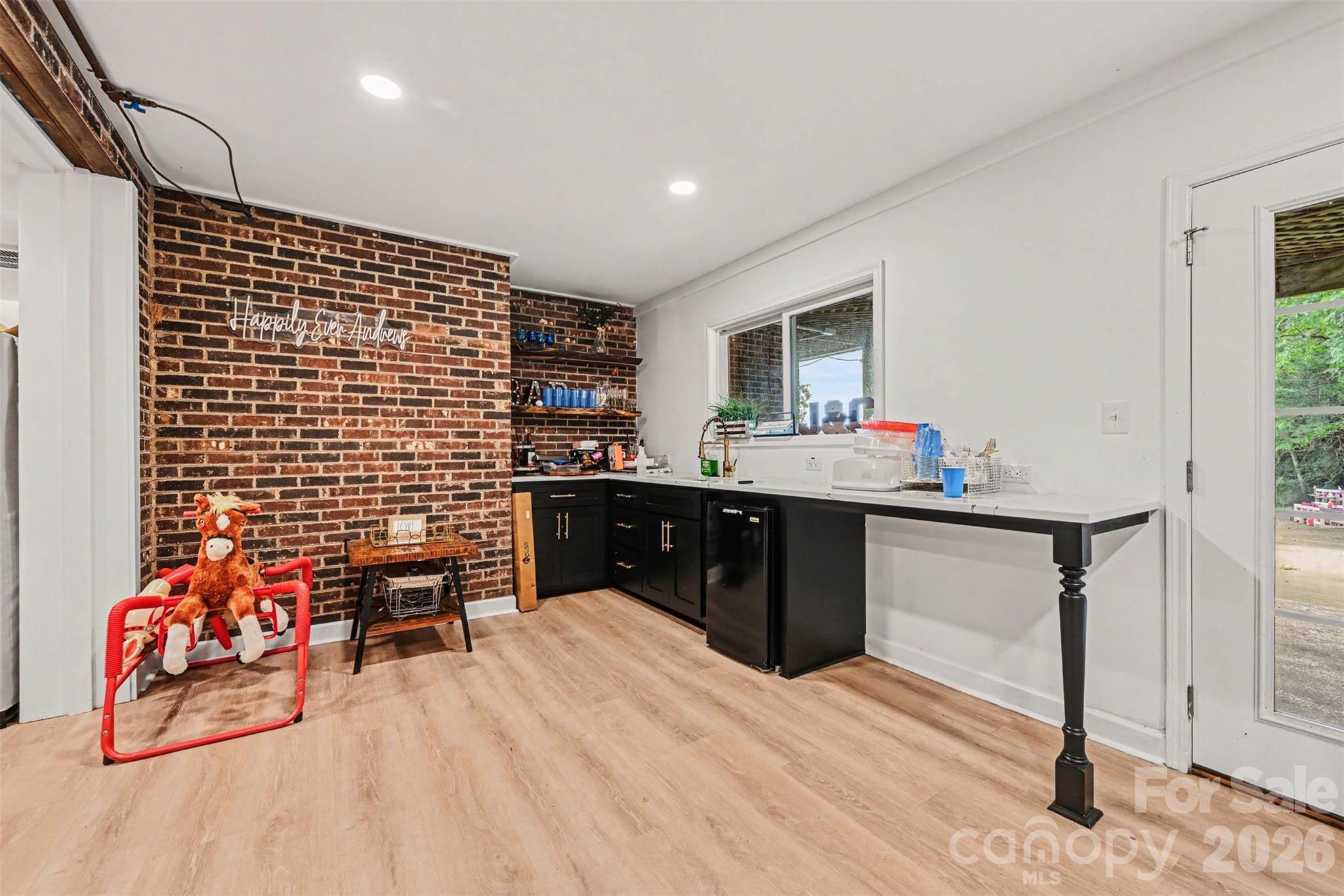Moores Ferry - Residential