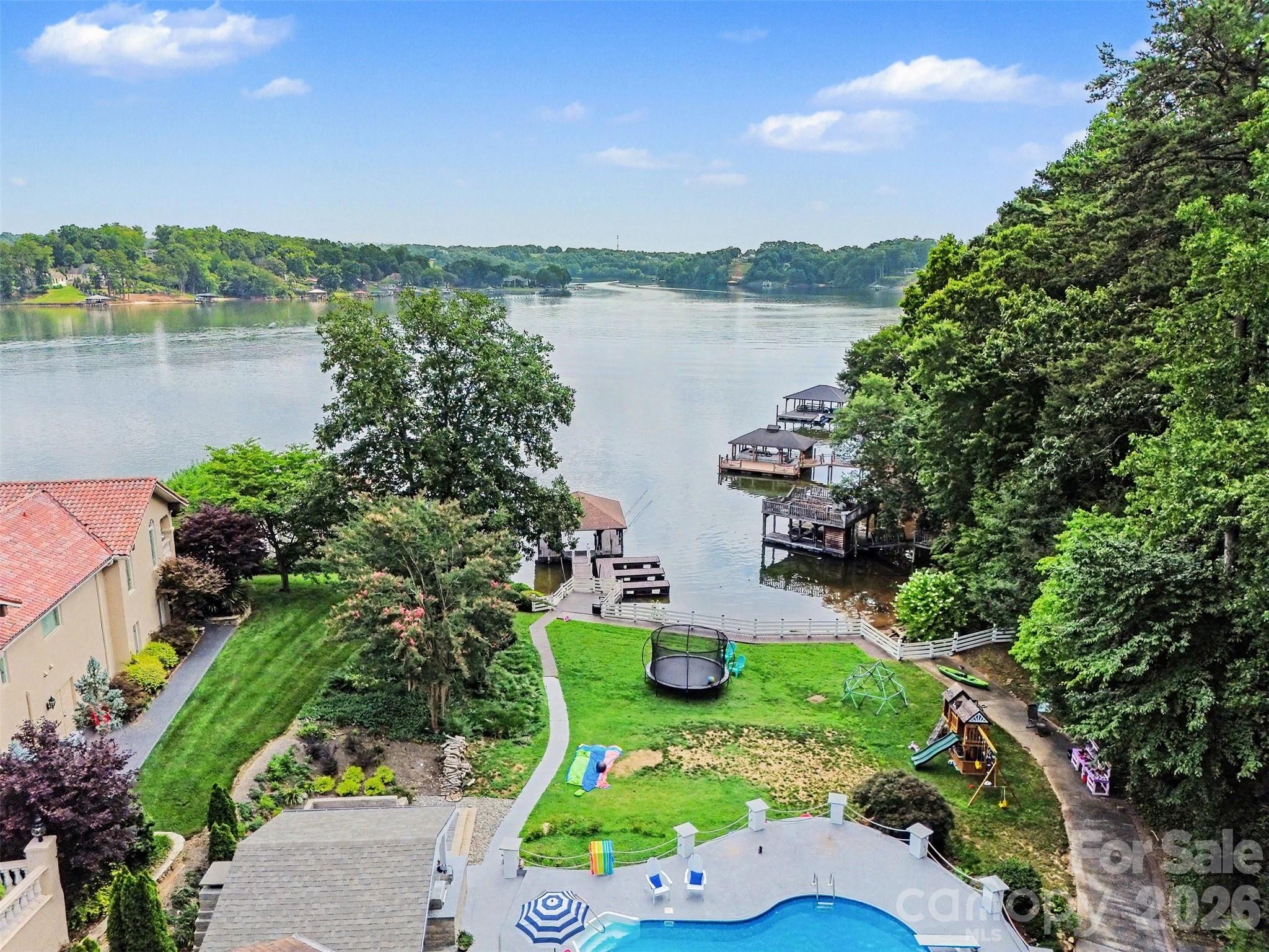 Moores Ferry - Residential