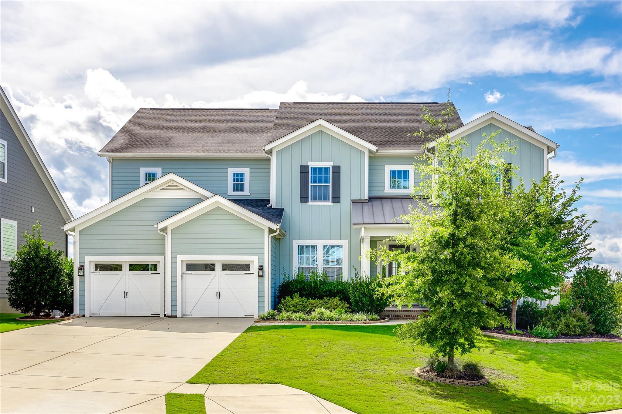 This stunning home in the highly sought-after community of Masosn Bend features a main level that boasts an incredibly bright and open floor plan offering formal and informal living spaces, perfect for those who love to entertain. The gourmet kitchen is a chef's dream, complete with an expansive island, gas cooktop, double wall ovens, and a walk-in pantry that is a true game-changer. The primary suite is luxurious and spacious, featuring two walk-in closets and a spa-like bath with a beautiful free-standing tub perfect for unwinding after a long day. The secondary bedrooms are a great size, and the bonus room is an ideal place to curl up with a book or catch a great movie. The basement offers additional living space, including two areas that provide many possibilities, a full bath, and ample storage. Outside is a lovely wrap-around porch offering the perfect place to enjoy privacy and relaxation. This home is truly a gem and provides a beautiful living experience.