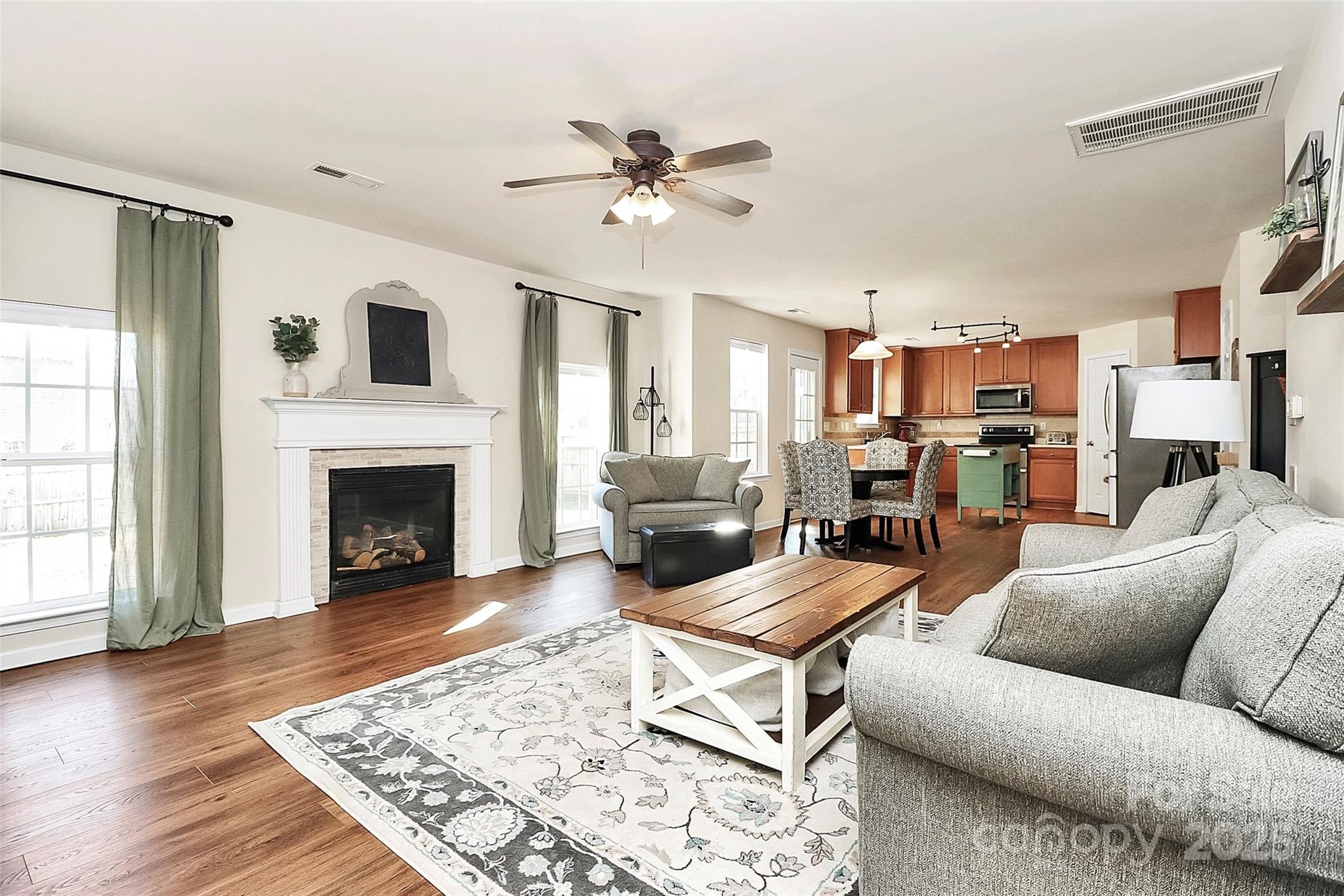 Sandy Pointe - Residential