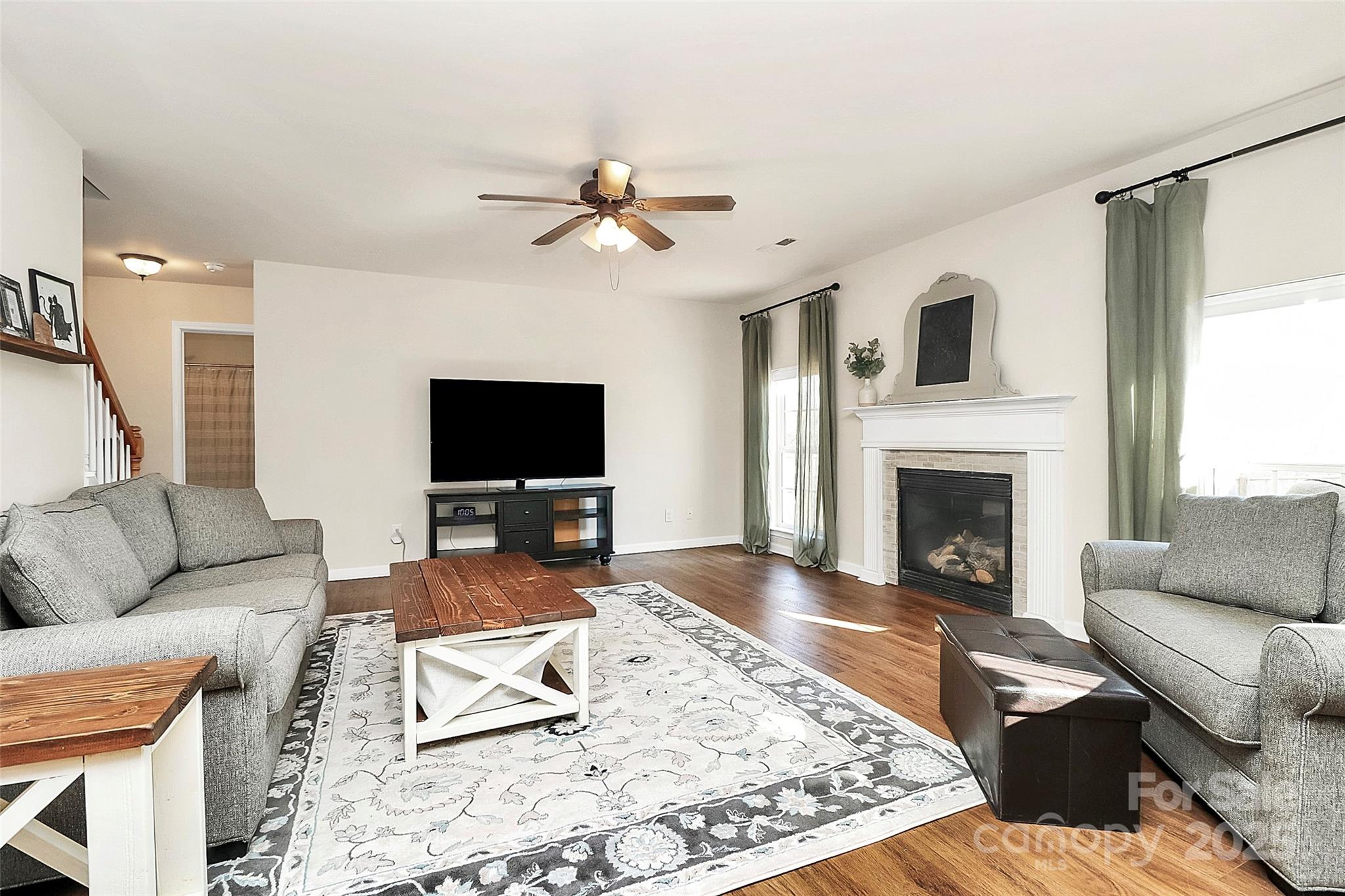 Sandy Pointe - Residential