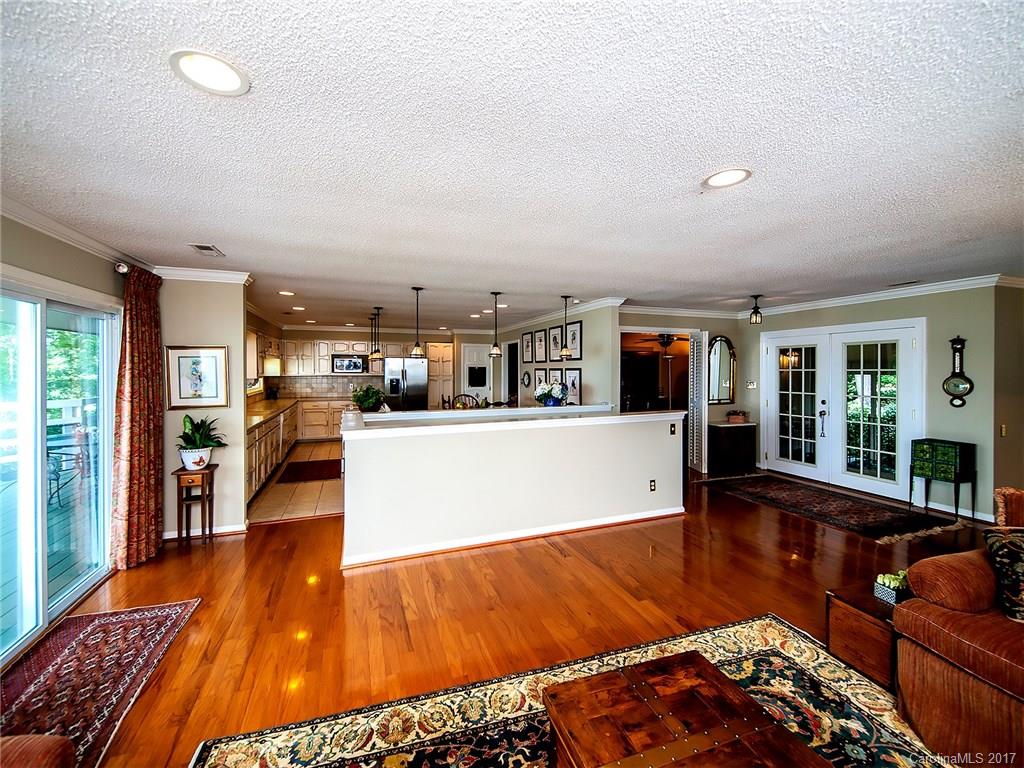 Tega Cay - Residential