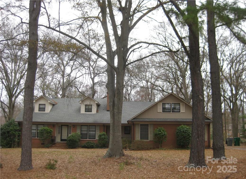 Rare opportunity to own one of Coulwood's most beautiful homes, Beamed ceiling in den, screened porch, brick walkways, 4 BR, 3 Bt. With your updated decorating this home will be a showplace! "SOLD AS IS"
As a result, home can appear cluttered. Don't let that stop you. This is a wonderful home with great bones."Home has been priced to be sold as is"