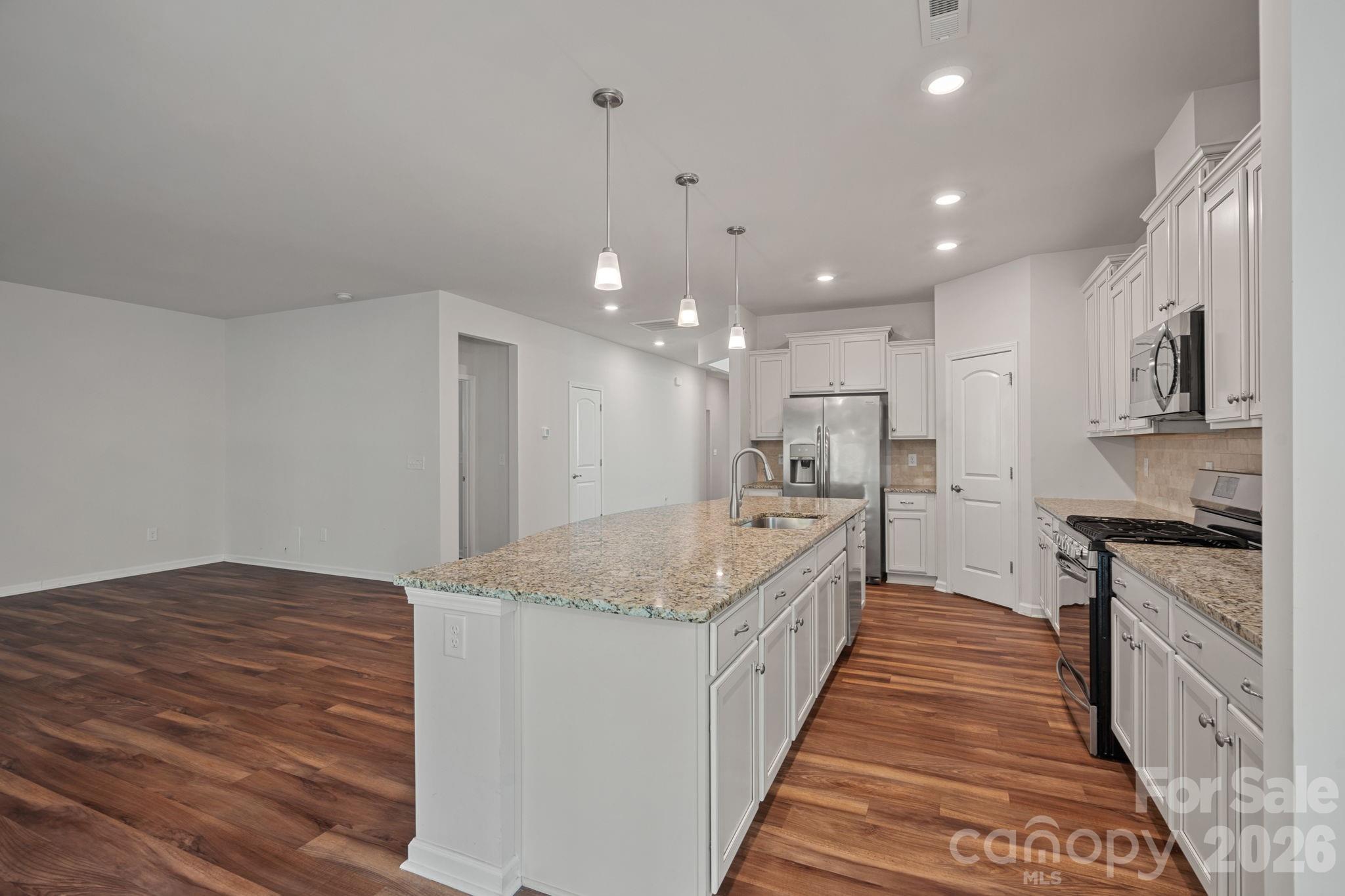 Imagery On Mtn Island - Residential