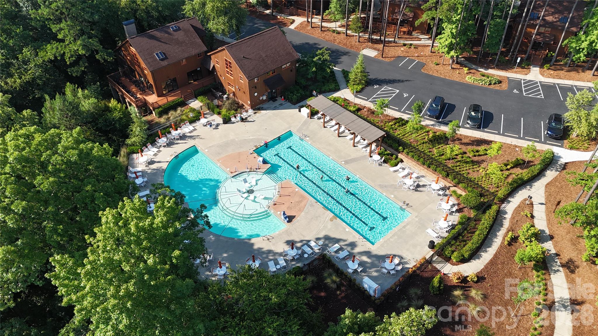 Imagery On Mtn Island - Residential