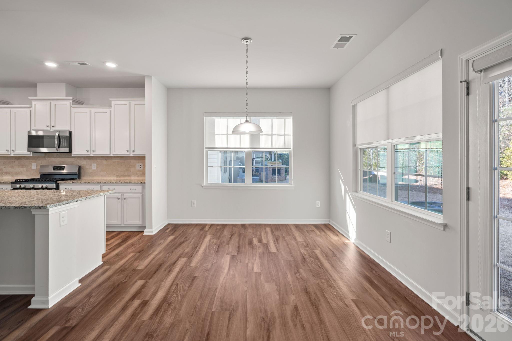 Imagery On Mtn Island - Residential