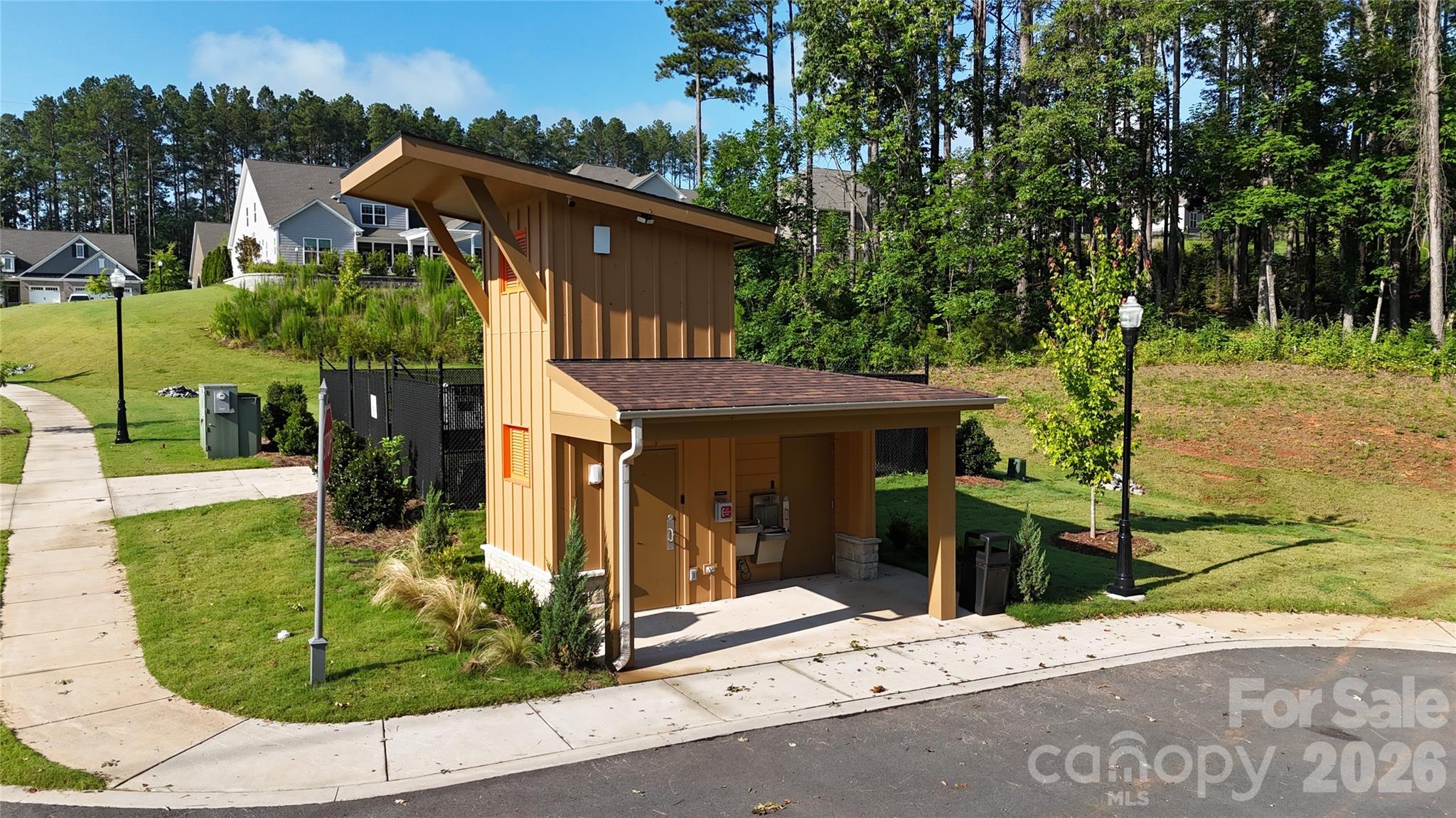 Imagery On Mtn Island - Residential