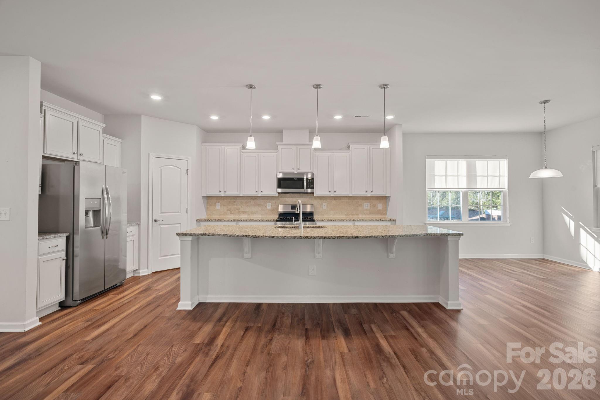 Imagery On Mtn Island - Residential
