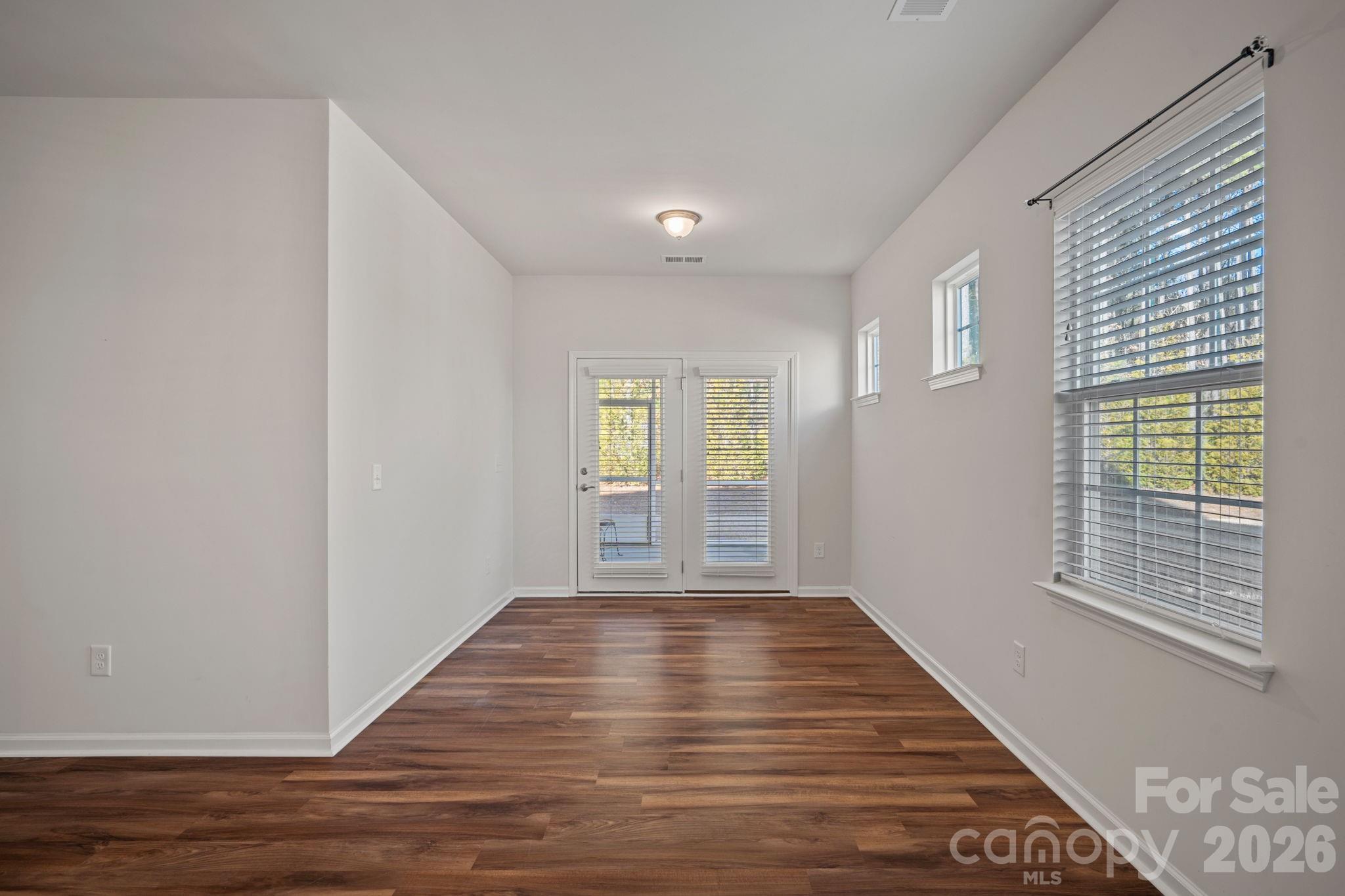 Imagery On Mtn Island - Residential