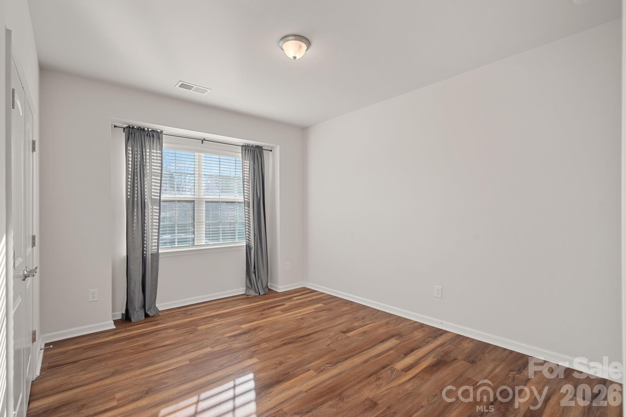 Imagery On Mtn Island - Residential