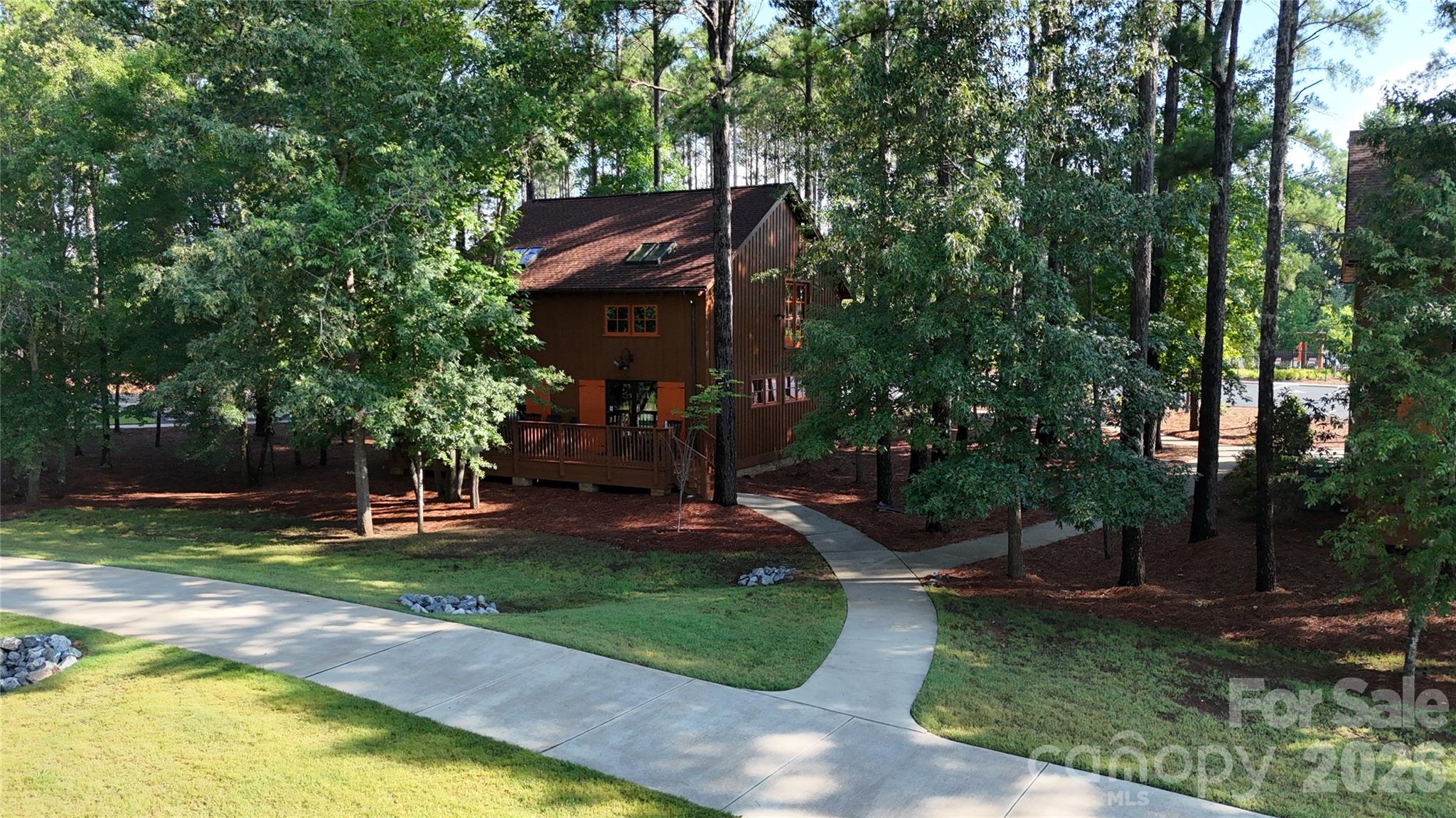 Imagery On Mtn Island - Residential