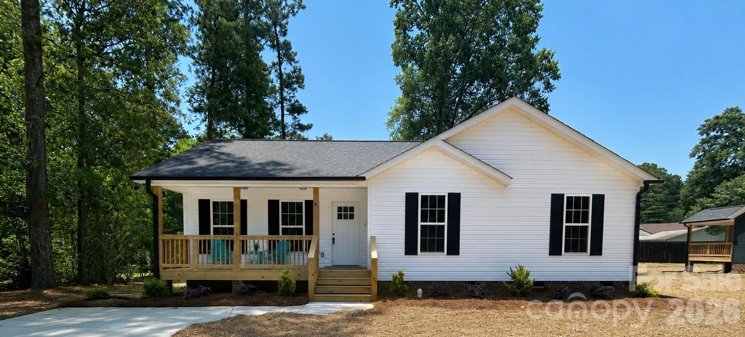 3 bedrooms, 2 full baths, brand-new construction, move-in ready and NO HOA or CCRs in the City of York! What more could you ask for? How about a covered front porch and covered back deck! This 1265 square foot home is waiting for you.