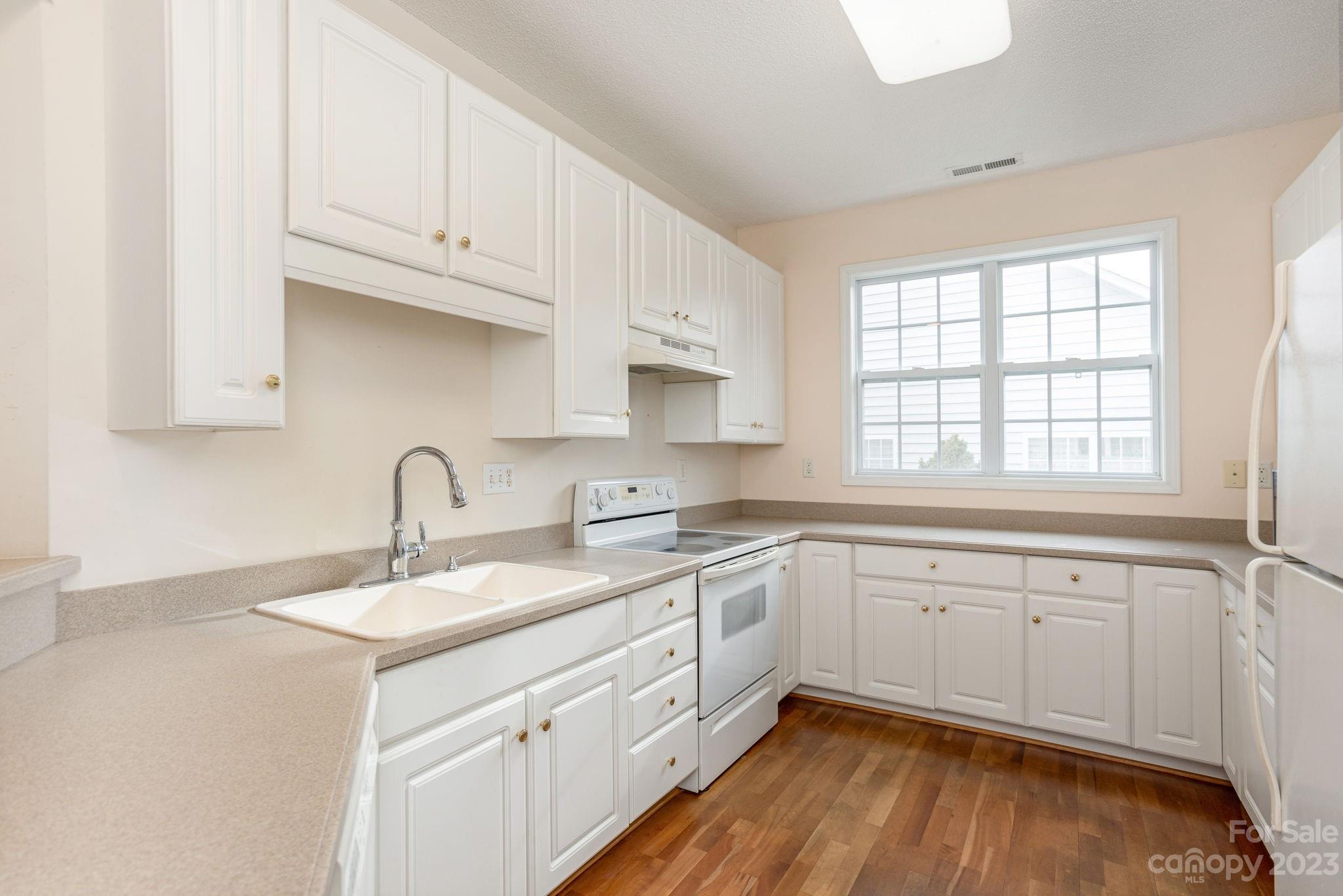 Deerlake Village - Residential