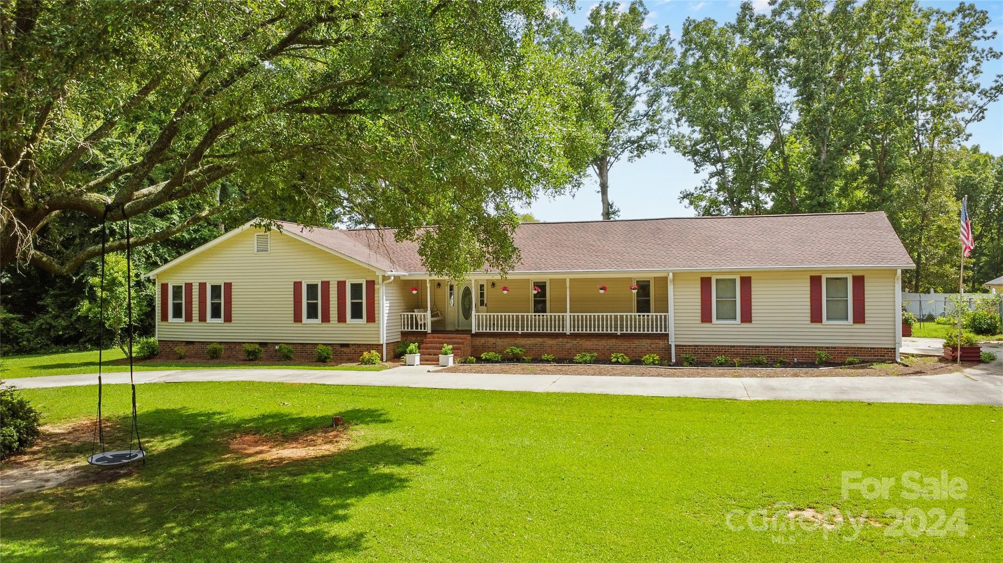 New Roof (2024) New Water Heater (2024) HVAC (2022) Vapor Barrier in Crawl Space. NO HOA!
Welcome to 2006 Fairway Dr. nestled near the lush Lancaster golf course! This charming 3-bedroom, 2-bathroom home is bursting with updates and ready to host your next adventures. The large family room has eye catching beams and a cozy fireplace. You can cook up a storm in your updated kitchen with resurfaced counters, a chic backsplash, stove and microwave/vent hood (2023) and refrigerator stays! Spacious dining area and the All-Seasons Room with air conditioning is a favorite. The large fenced-in backyard is paradise for all outdoor enthusiasts. Front yard boasts a drive-through driveway with plenty of room for guests and gatherings. 2-car attached garage and side storage space for your vehicles and more. Imagine waking up to serene views, enjoying your morning coffee in the all-seasons room, and then hitting the greens just steps away. This home is more than a place to live – it’s a lifestyle.